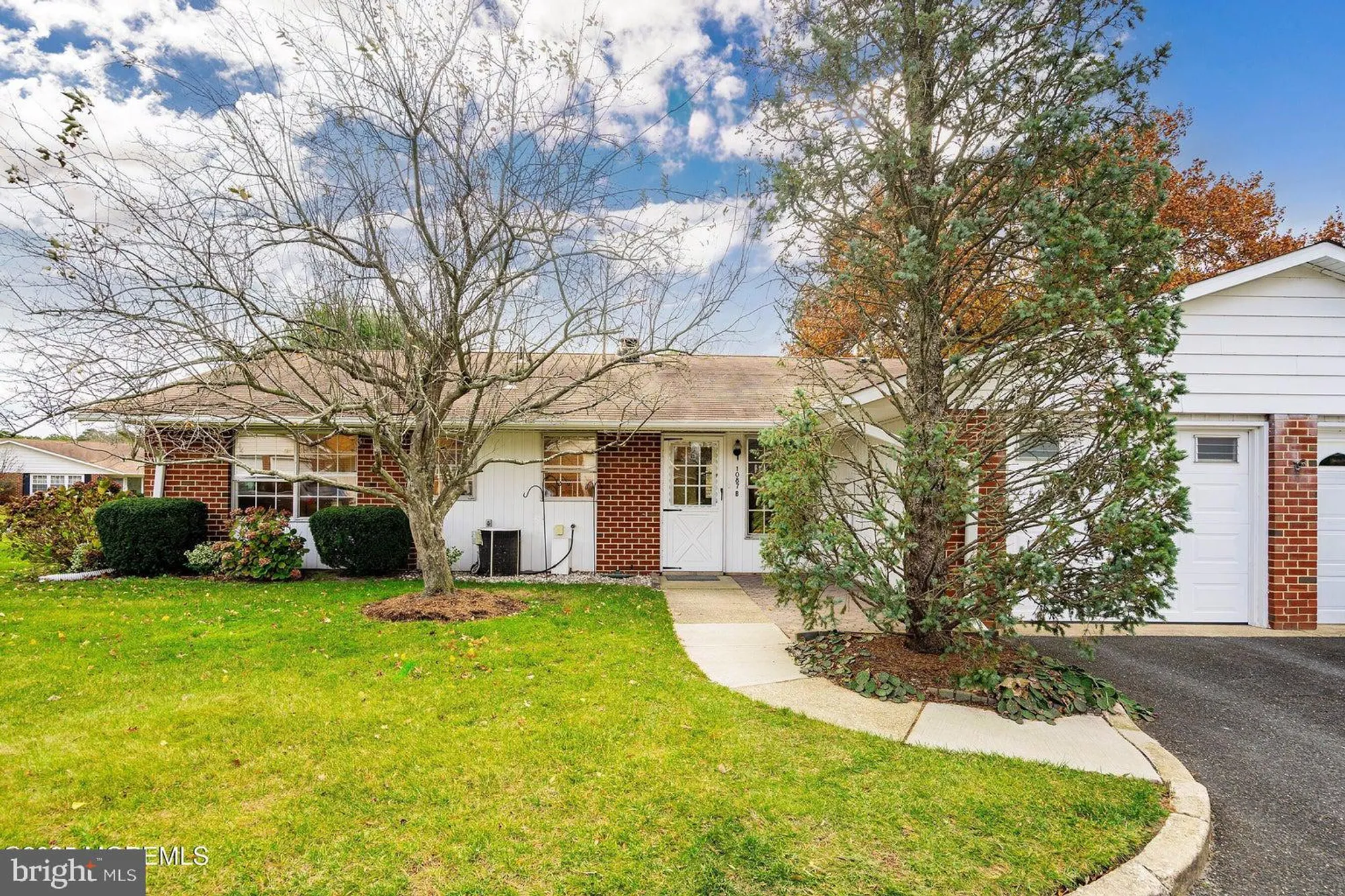 Property Slideshow image 2 of 41 | 1087 argyll cir b, Lakewood, NJ, 08701