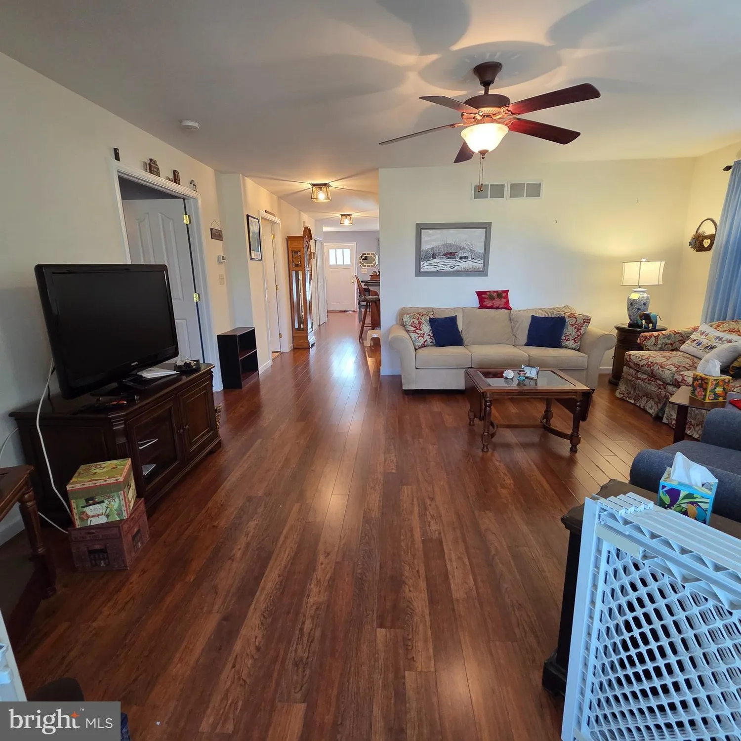 Property Slideshow image 13 of 47 | 854 cambridge dr, Manheim, PA, 17545