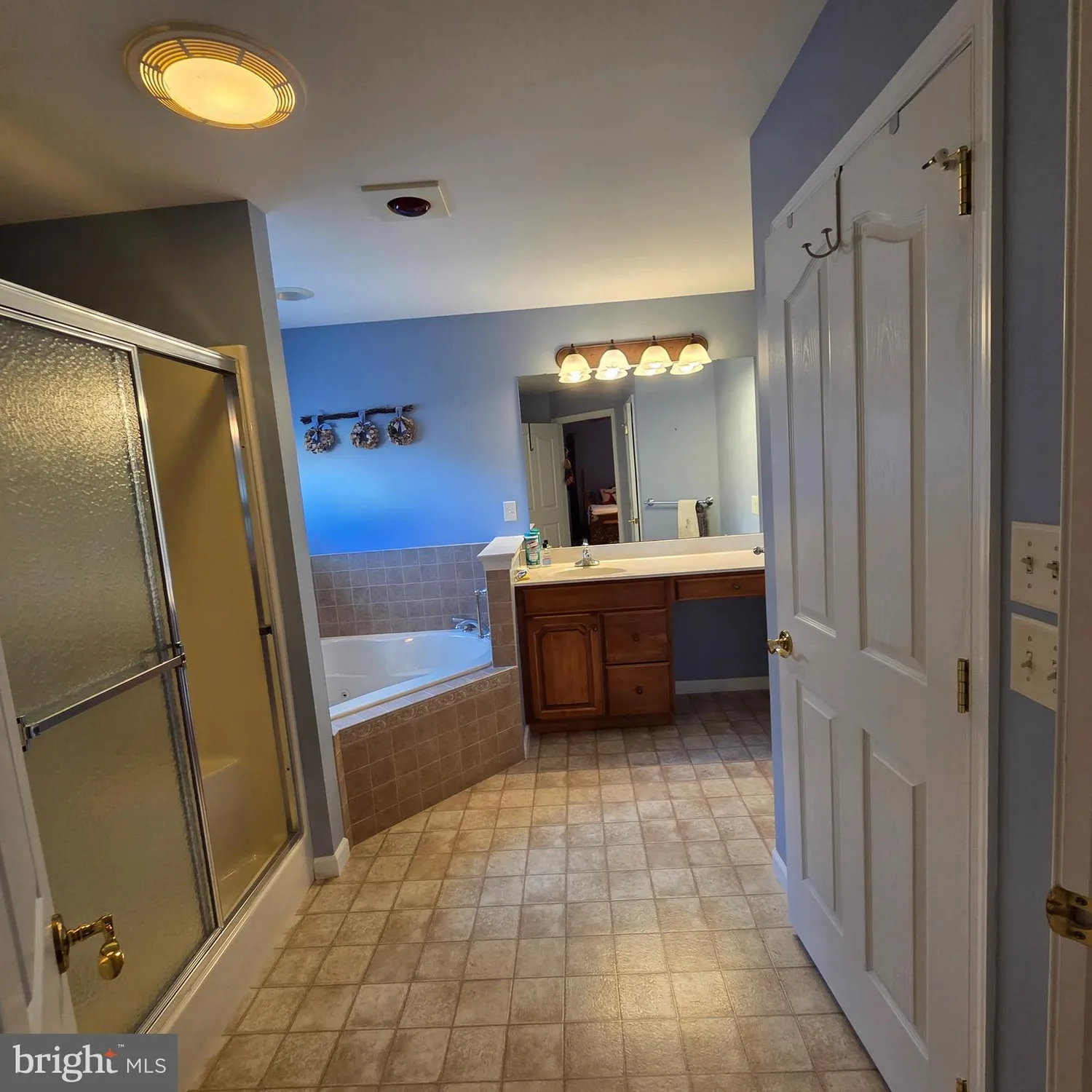 Property Slideshow image 20 of 47 | 854 cambridge dr, Manheim, PA, 17545