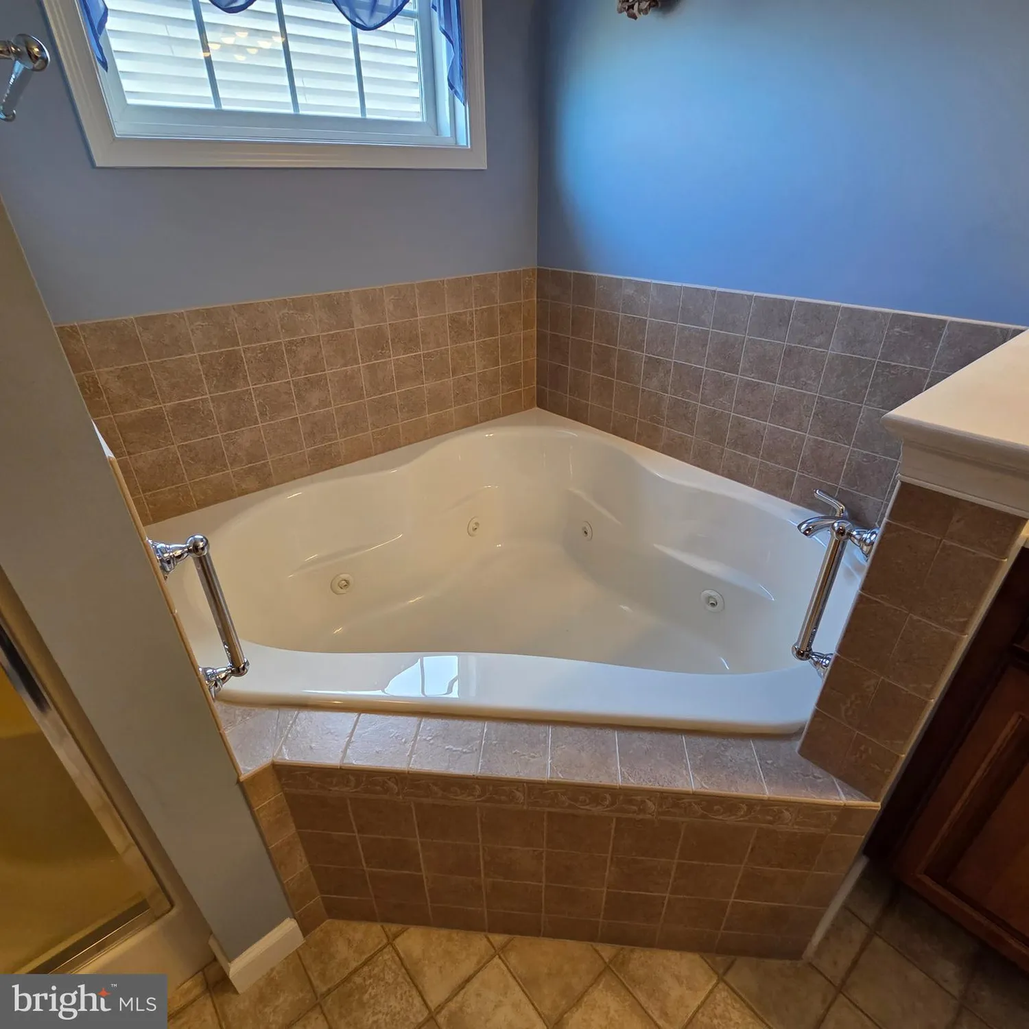 Property Slideshow image 21 of 47 | 854 cambridge dr, Manheim, PA, 17545