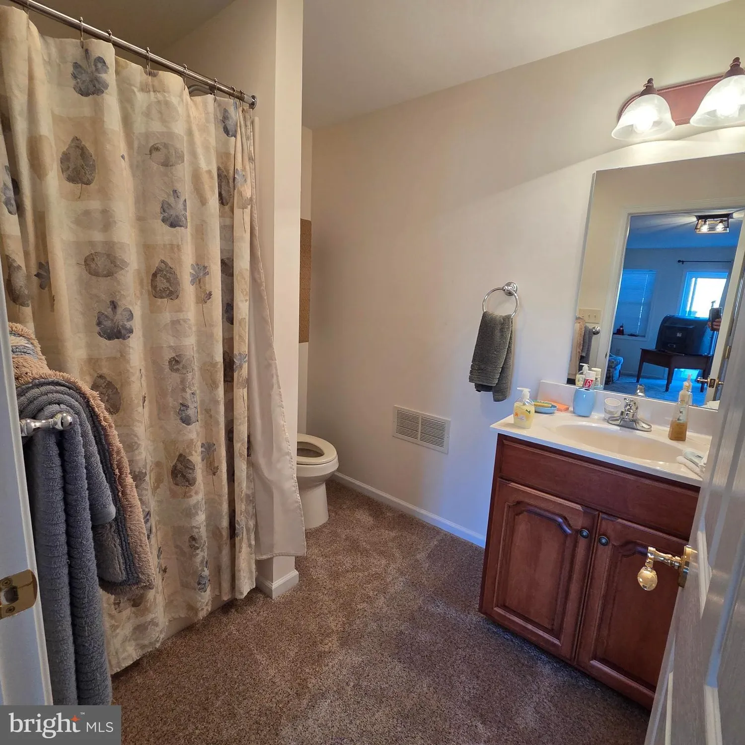 Property Slideshow image 28 of 47 | 854 cambridge dr, Manheim, PA, 17545