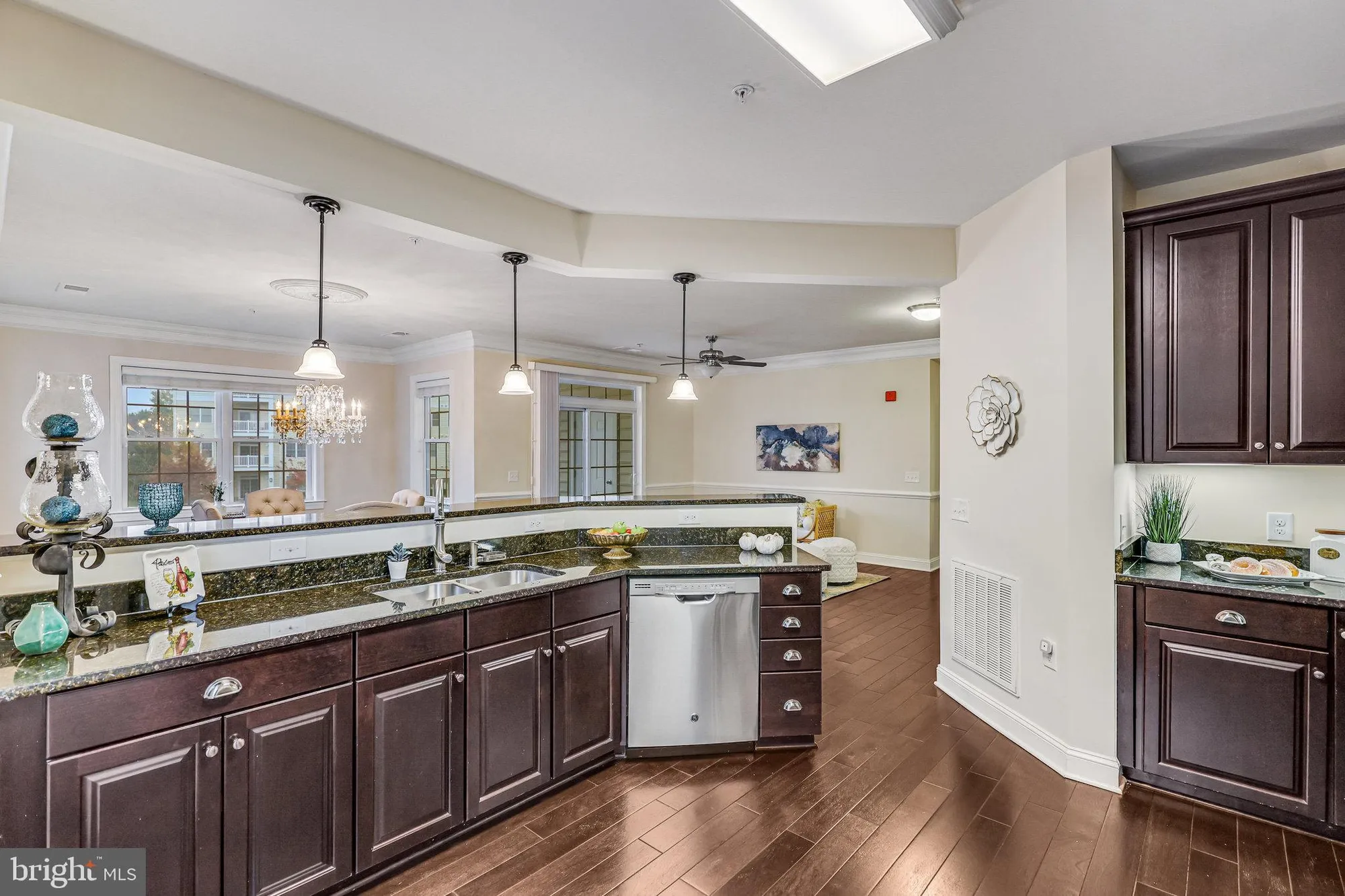 Property Slideshow image 15 of 54 | 15110 heather mill ln apt 201, Haymarket, VA, 20169