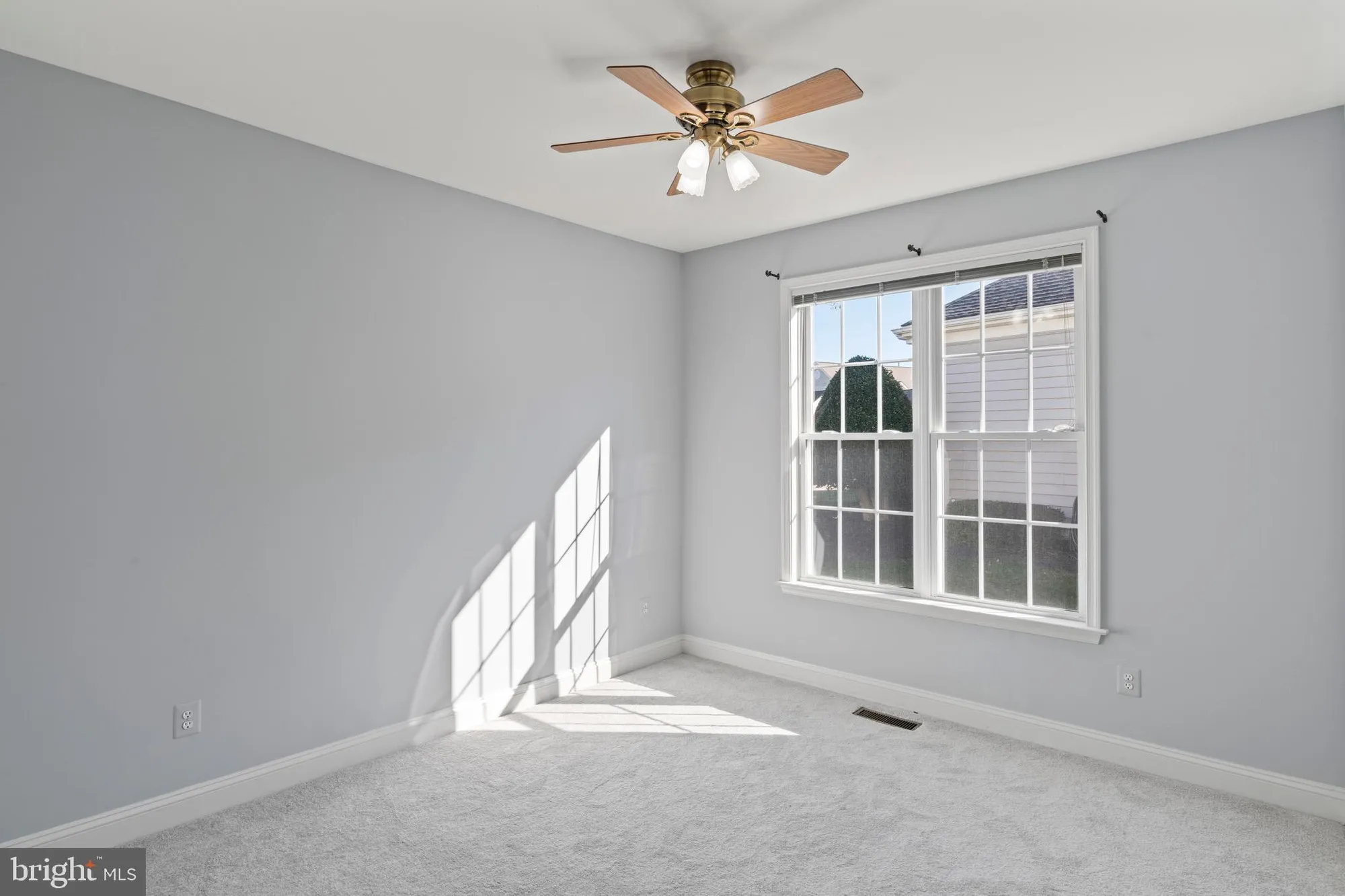 Property Slideshow image 37 of 67 | 13879 crabtree way, Gainesville, VA, 20155