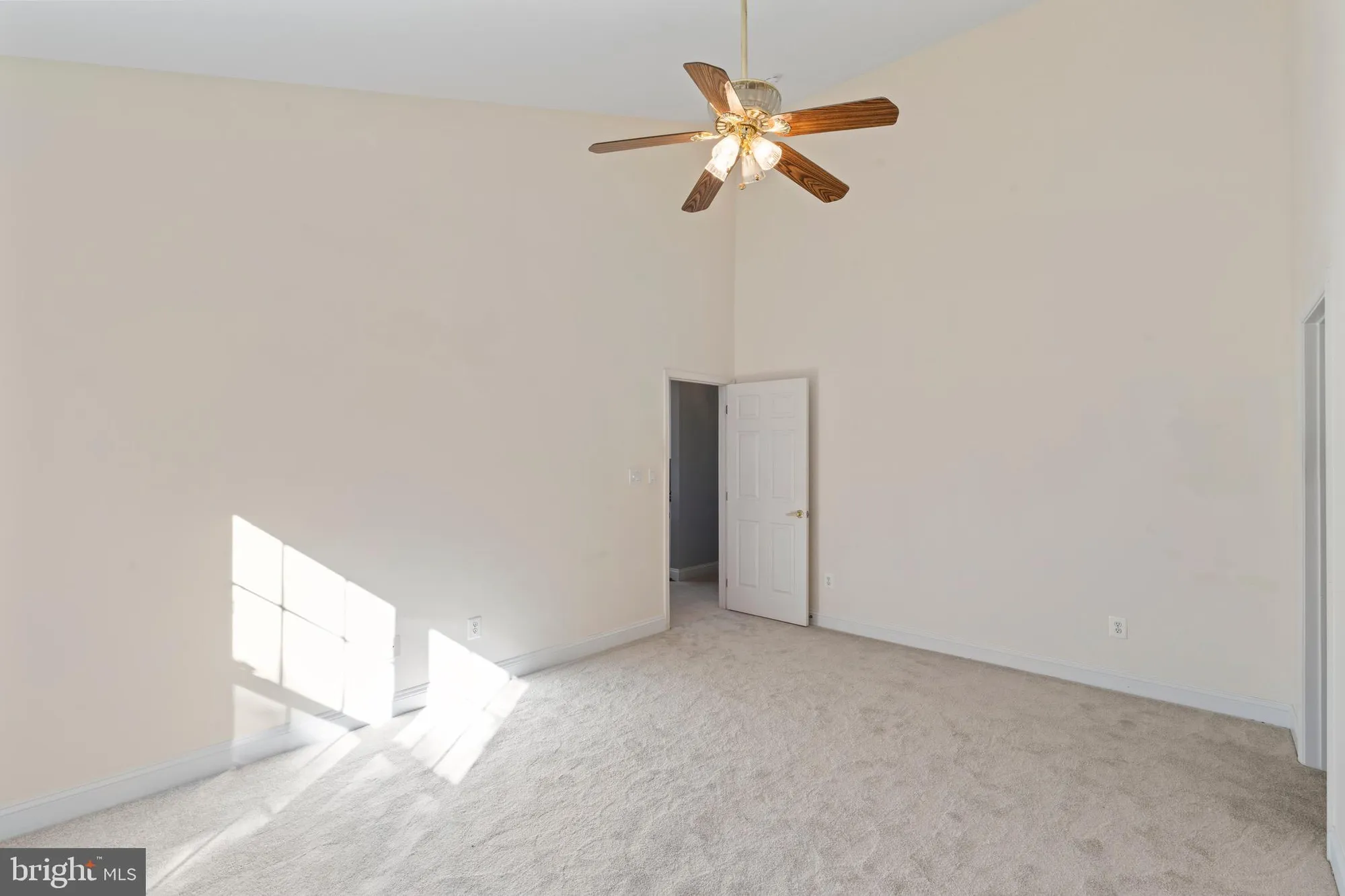 Property Slideshow image 28 of 67 | 13879 crabtree way, Gainesville, VA, 20155