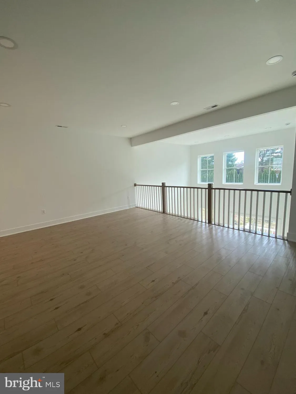 Property Slideshow image 5 of 7 | 6 meade dr, West Windsor, NJ, 08550