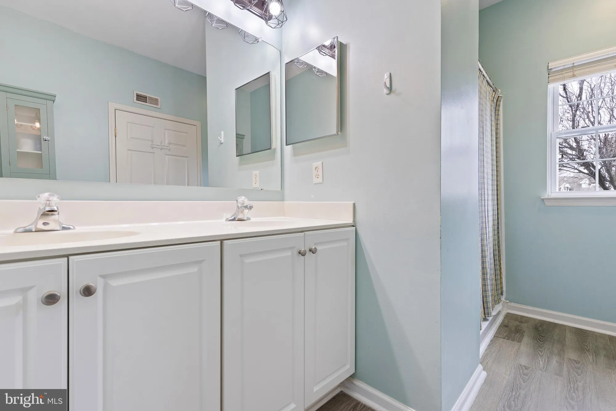 Property Slideshow image 11 of 20 | 221 gladstone way, Bear, DE, 19701