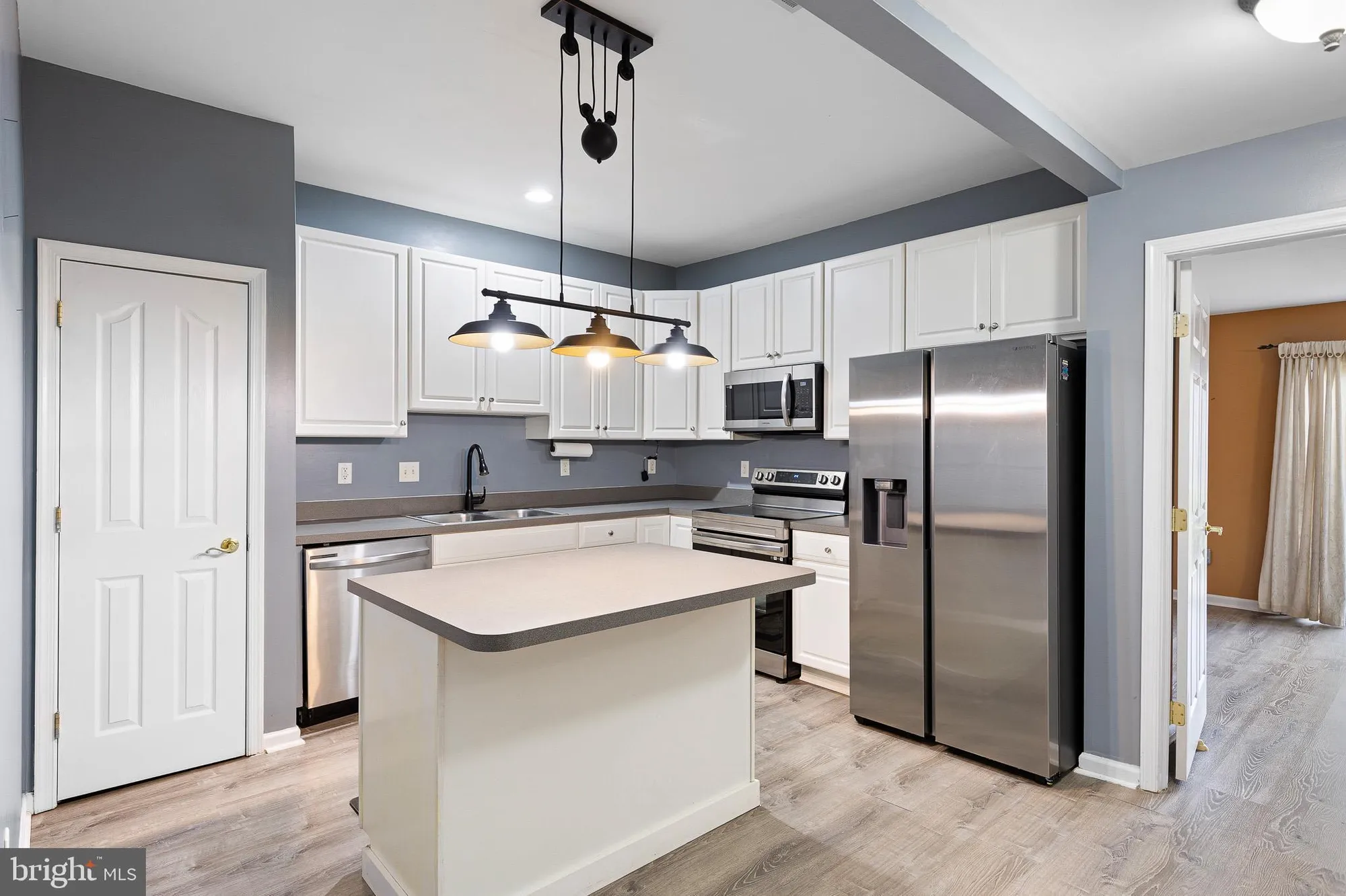 Property Slideshow image 6 of 20 | 221 gladstone way, Bear, DE, 19701