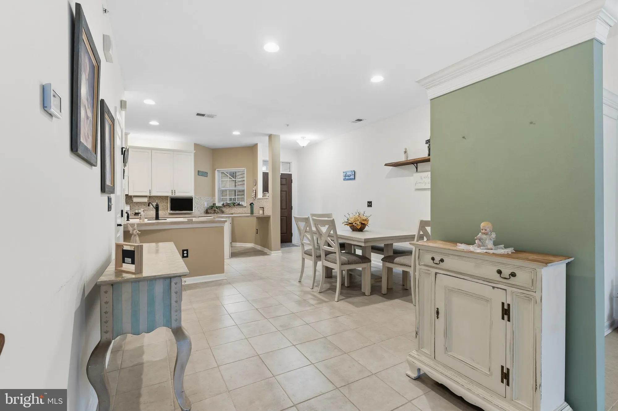 Property Slideshow image 14 of 38 | 1125 arbour ln, Quakertown, PA, 18951