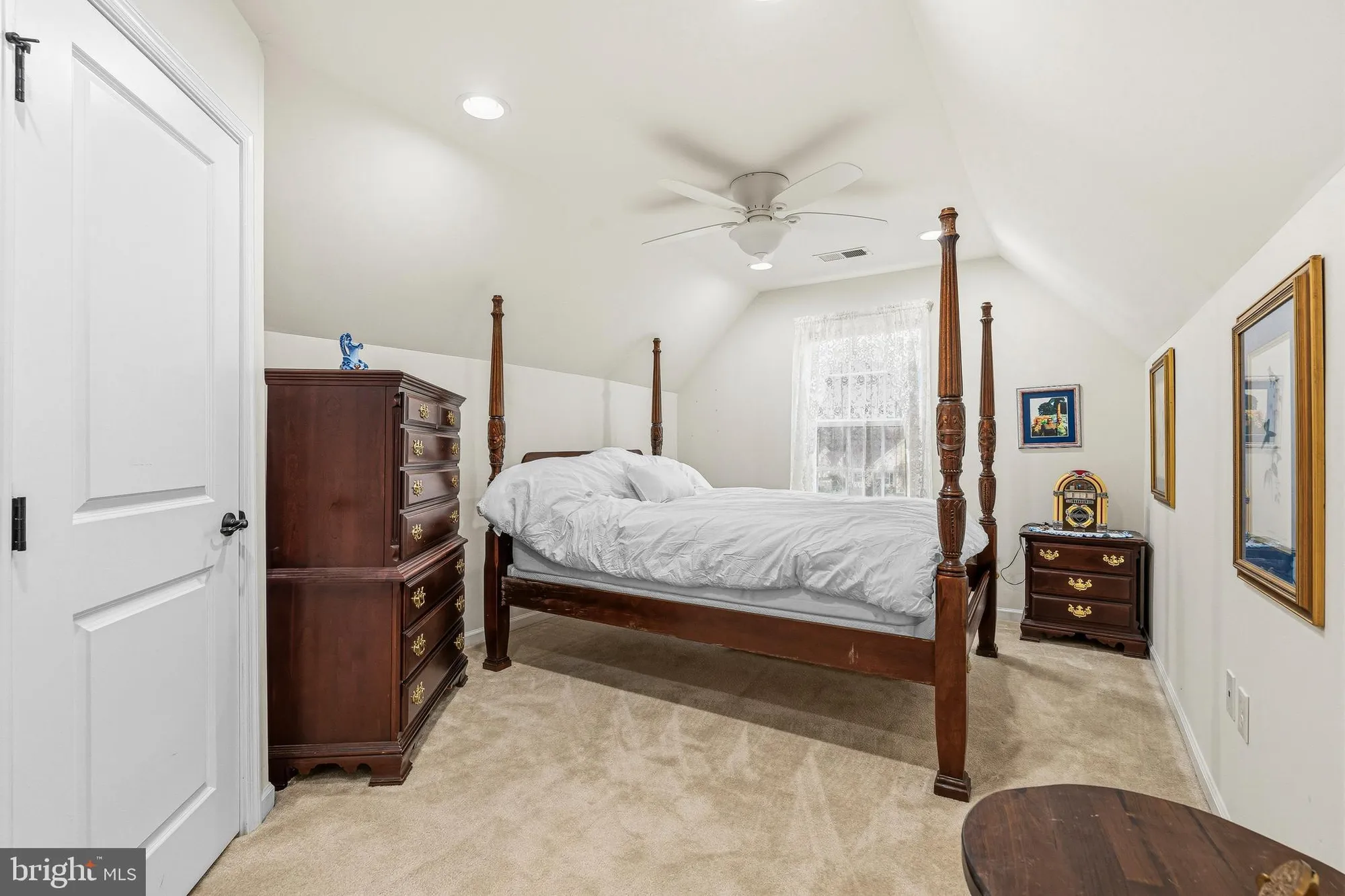 Property Slideshow image 27 of 38 | 1125 arbour ln, Quakertown, PA, 18951