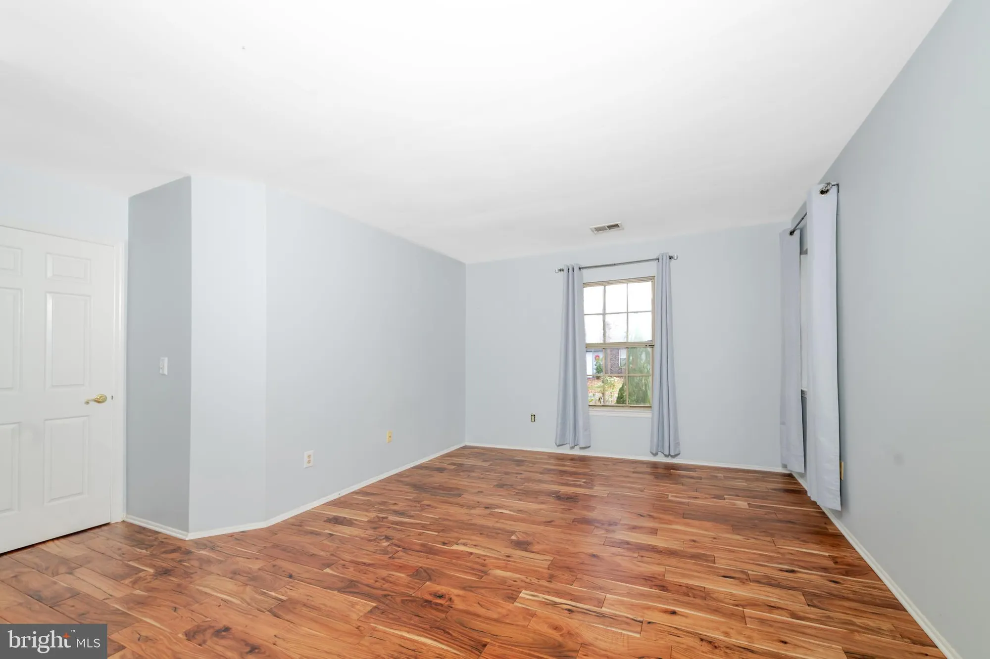 Property Slideshow image 10 of 23 | 519 petunia ln n # la # n, Whiting, NJ, 08759