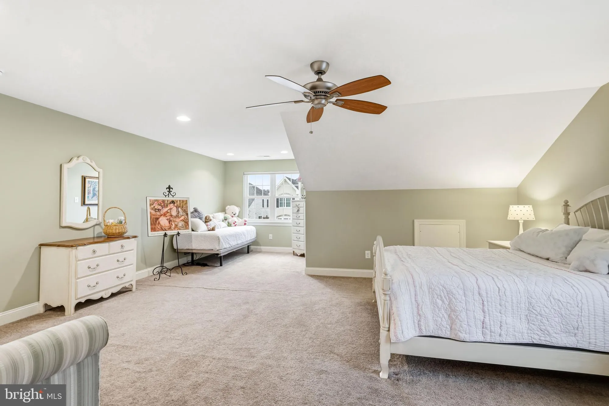 Property Slideshow image 25 of 43 | 4 eydon ct, Medford, NJ, 08055
