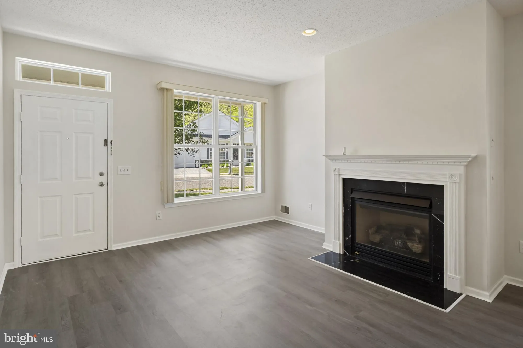 Property Slideshow image 5 of 31 | 43 osprey pl, Barnegat, NJ, 08005