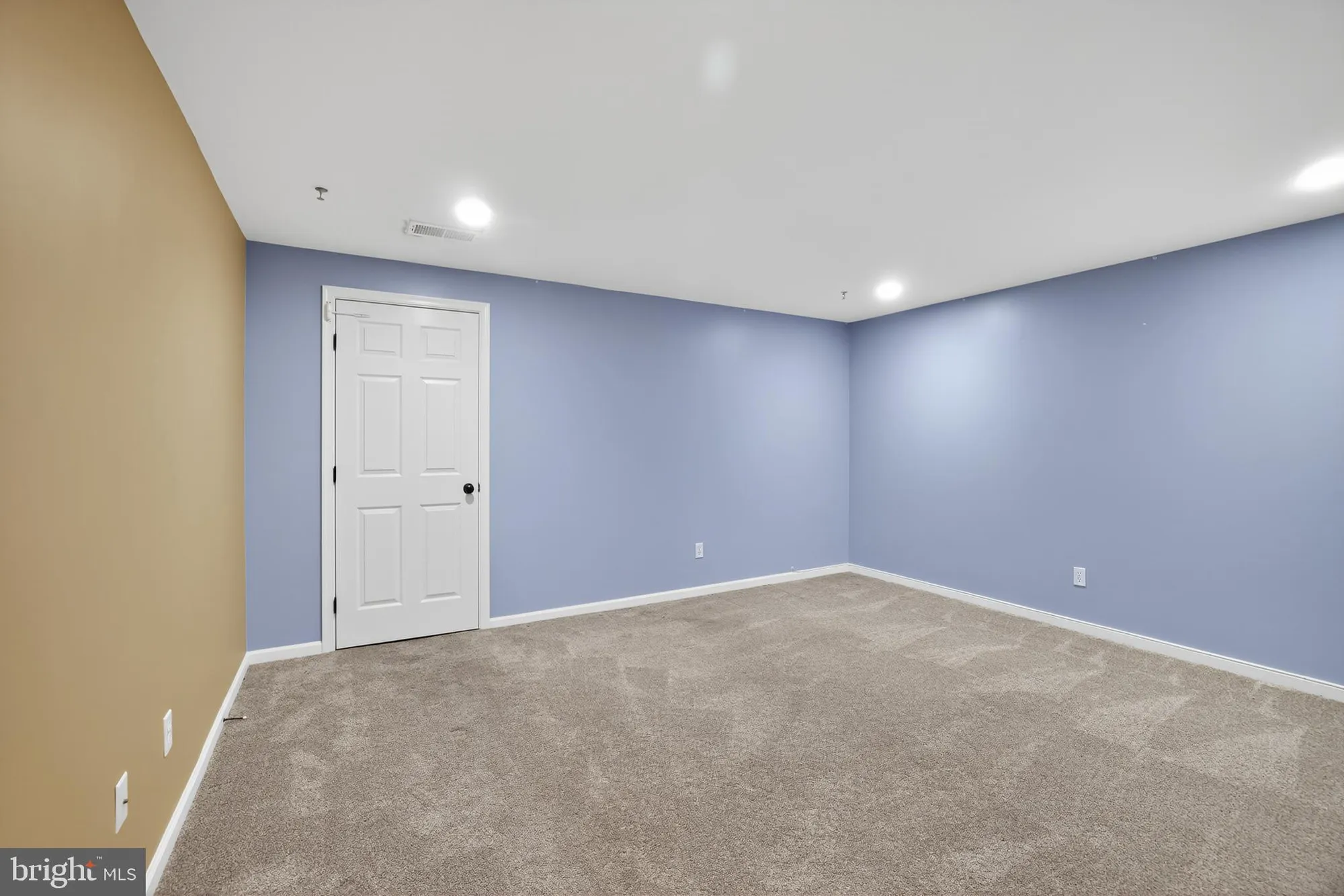 Property Slideshow image 35 of 38 | 311 goldenrod ct 175, Warrington, PA, 18976