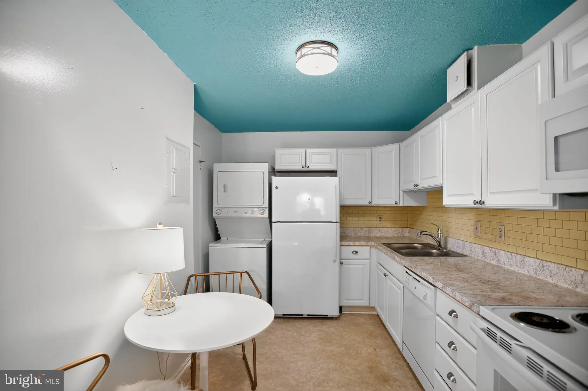 Property Slideshow image 16 of 31 | 15101 interlachen dr 1-102, Silver Spring, MD, 20906