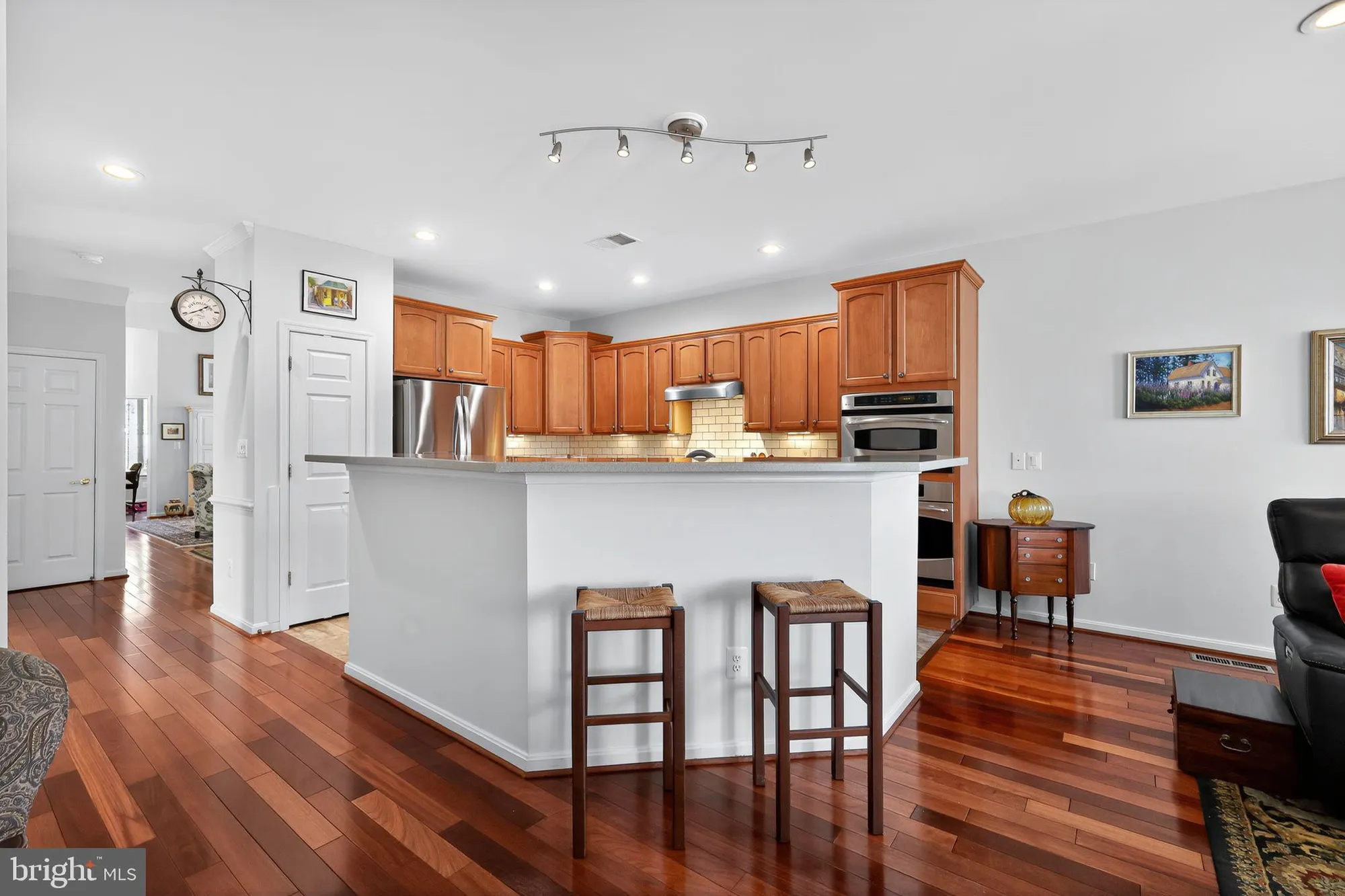 Property Slideshow image 9 of 41 | 6013 piney grove way, Gainesville, VA, 20155