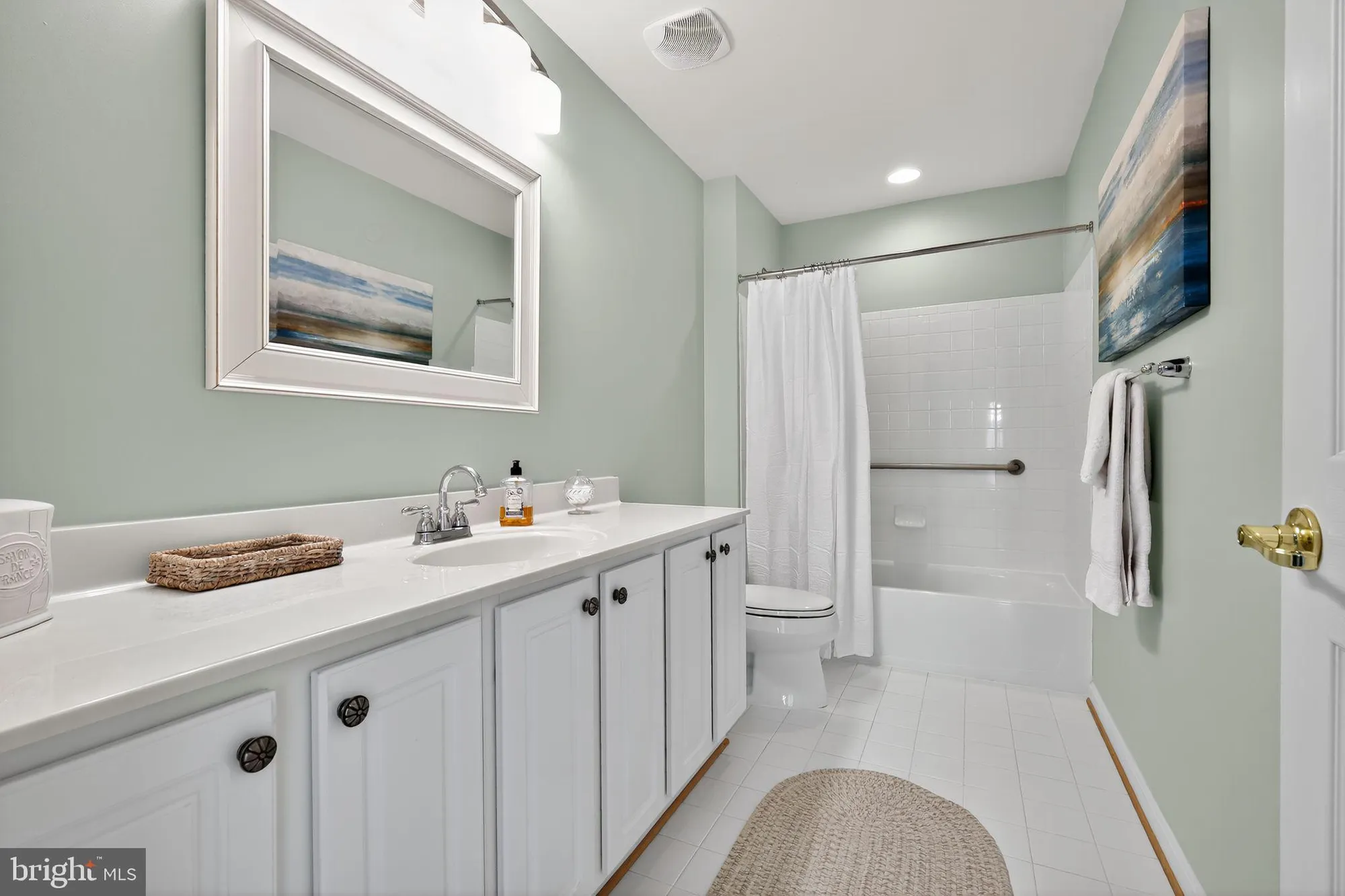 Property Slideshow image 24 of 41 | 6013 piney grove way, Gainesville, VA, 20155