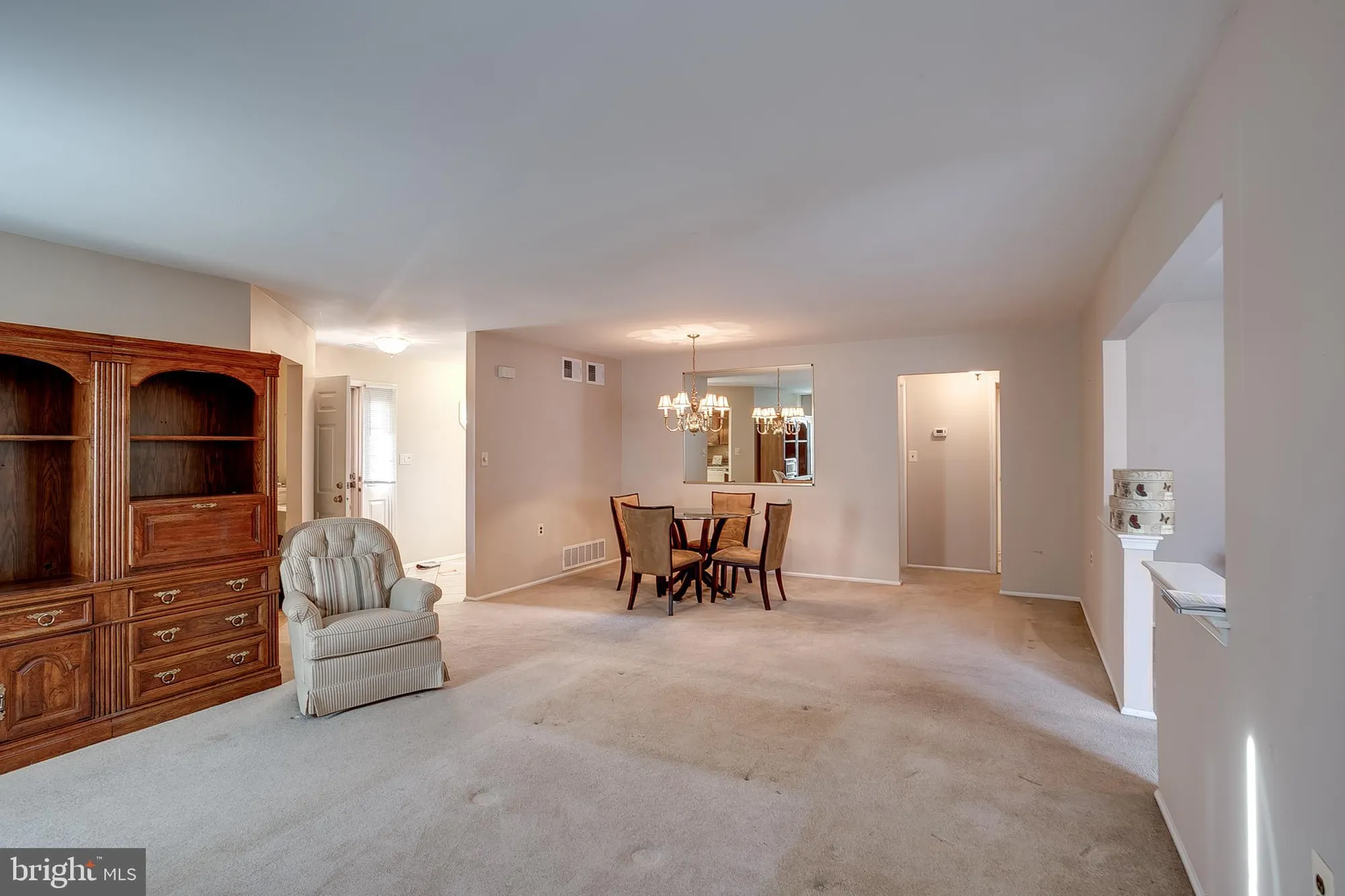 Property Slideshow image 8 of 25 | 53 knollwood dr, Deptford, NJ, 08096