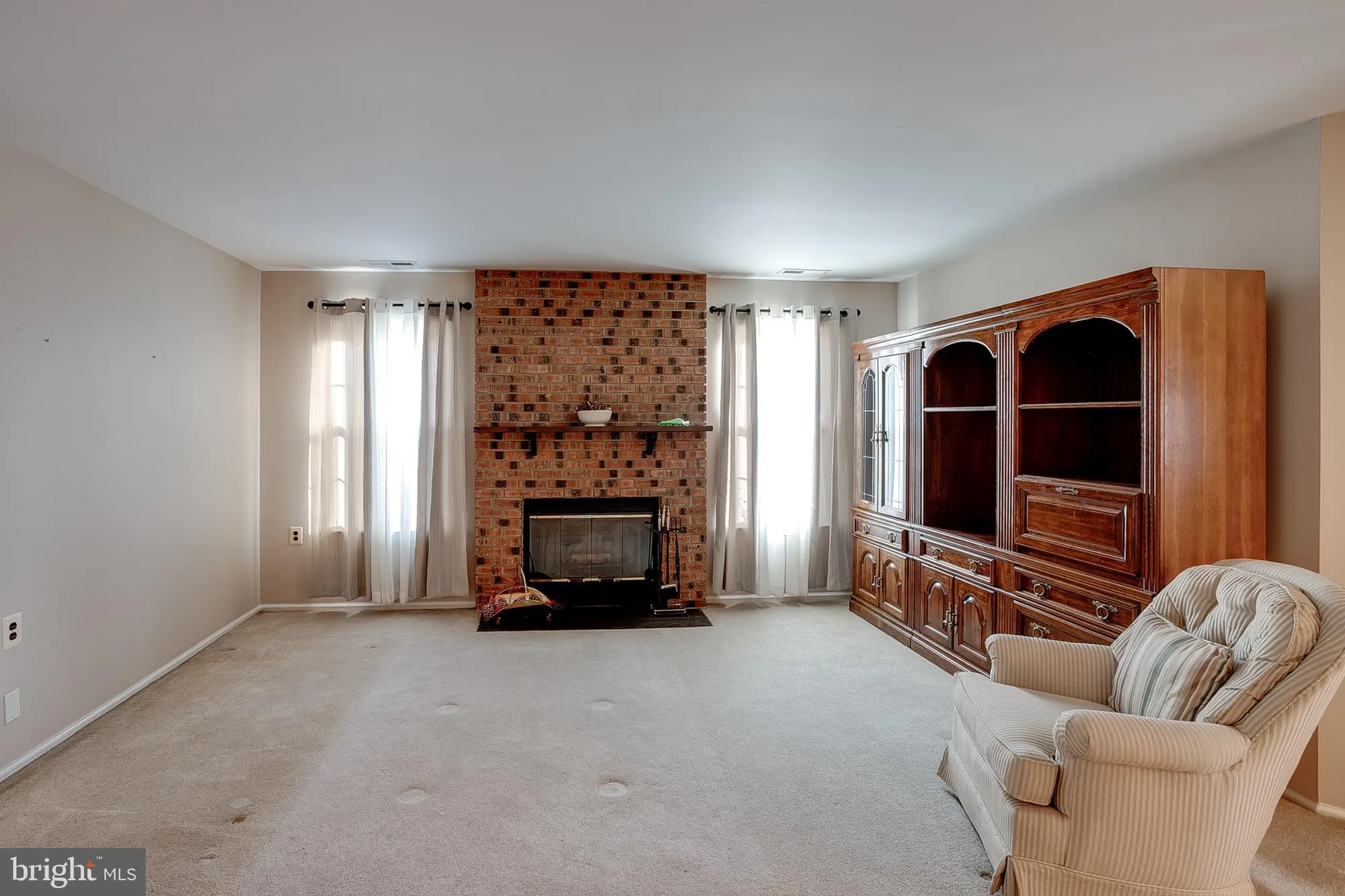 Property Slideshow image 6 of 25 | 53 knollwood dr, Deptford, NJ, 08096