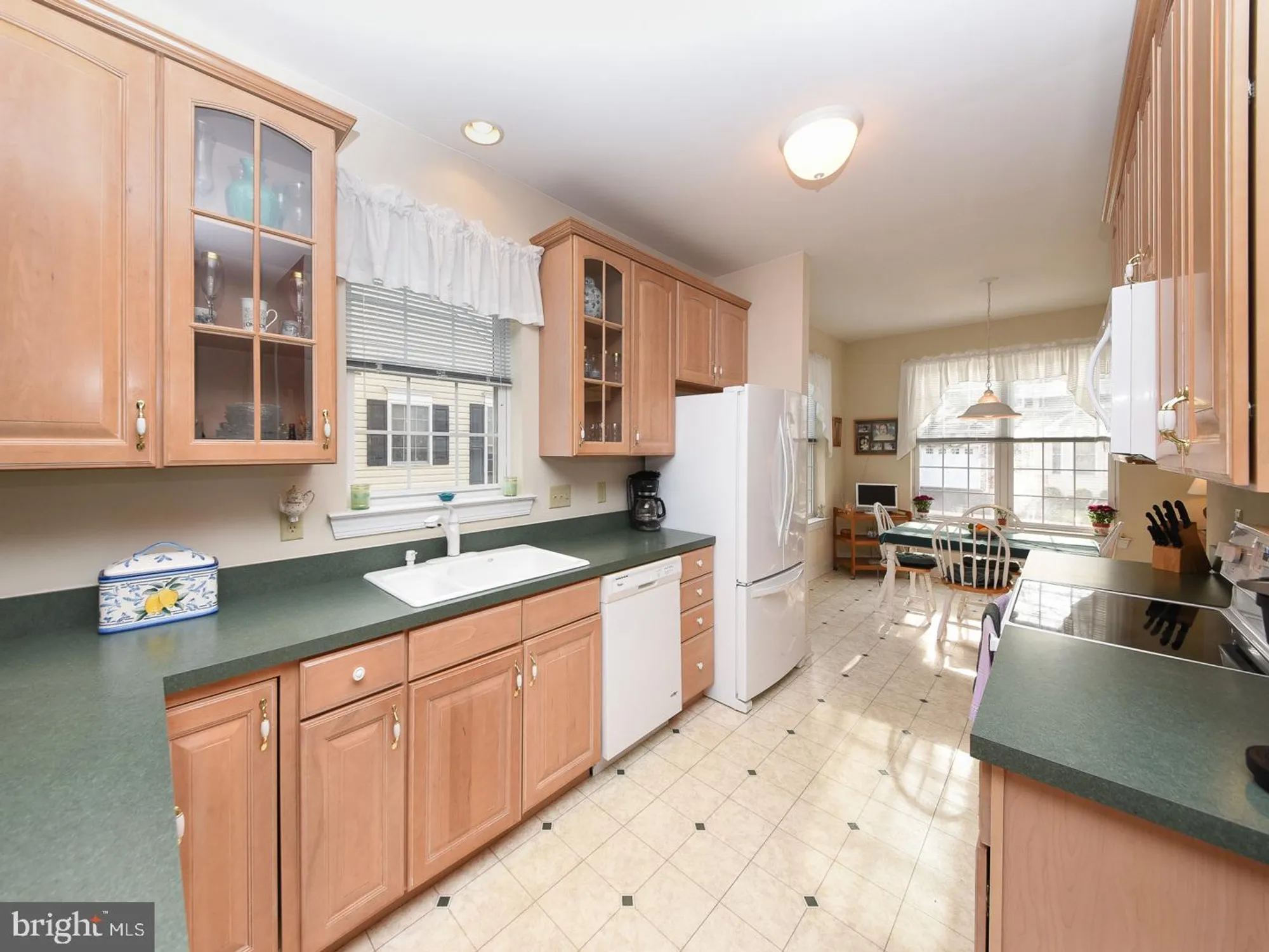 Property Slideshow image 10 of 34 | 3113 arbour green ct, Hatfield, PA, 19440