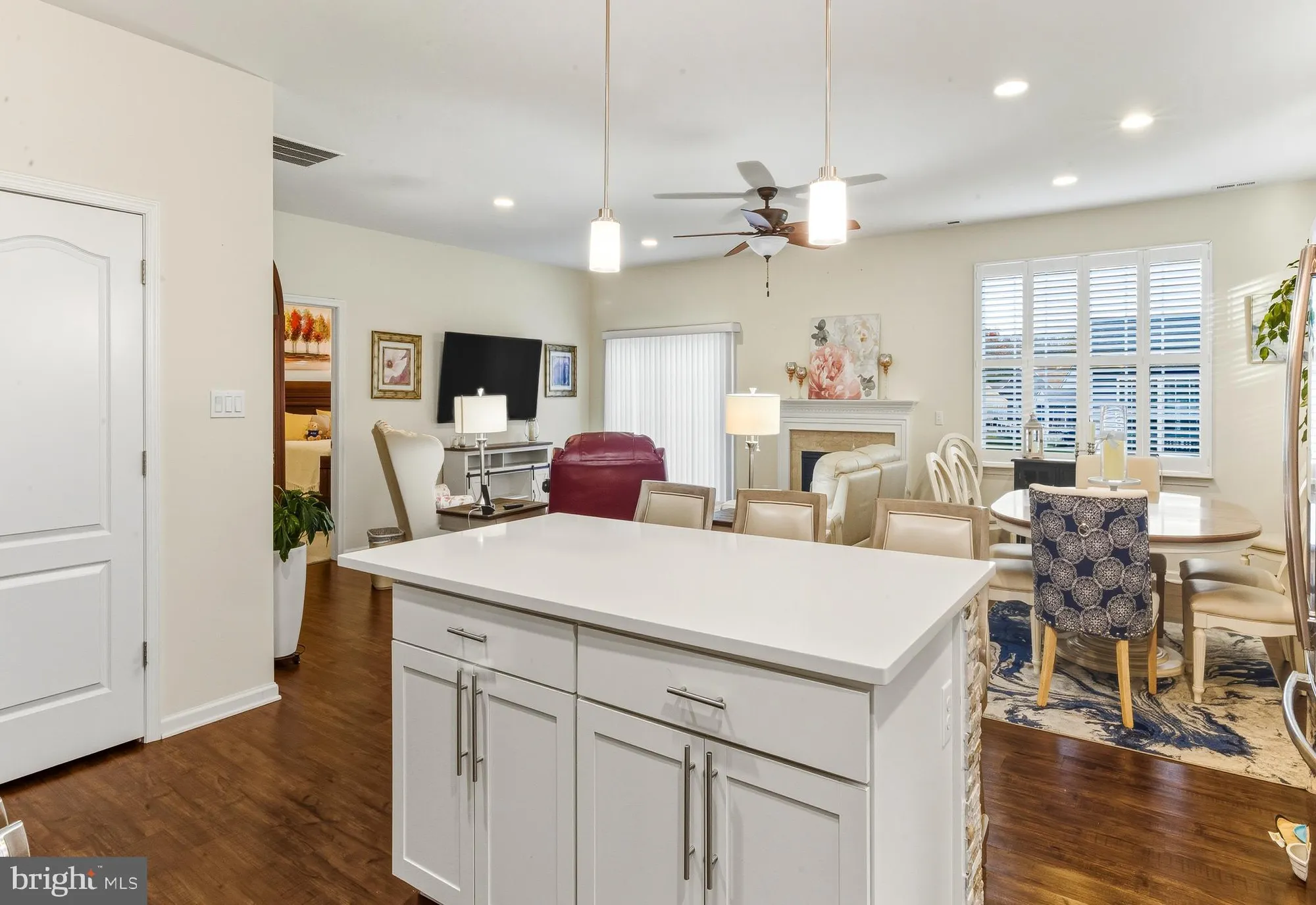 Property Slideshow image 6 of 23 | 504 castlebay dr, Williamstown, NJ, 08094