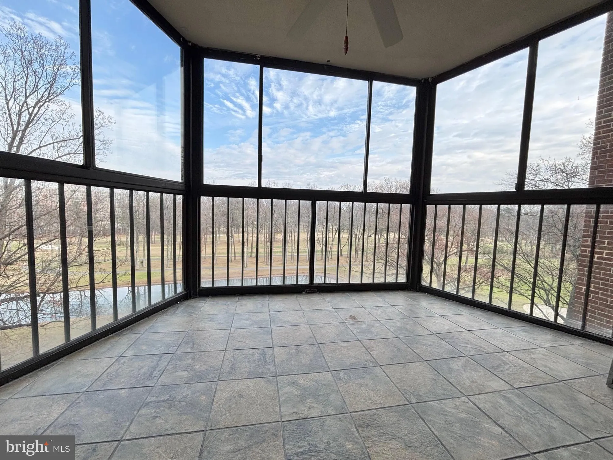 Property Slideshow image 9 of 13 | 15107 interlachen dr 2-702, Silver Spring, MD, 20906