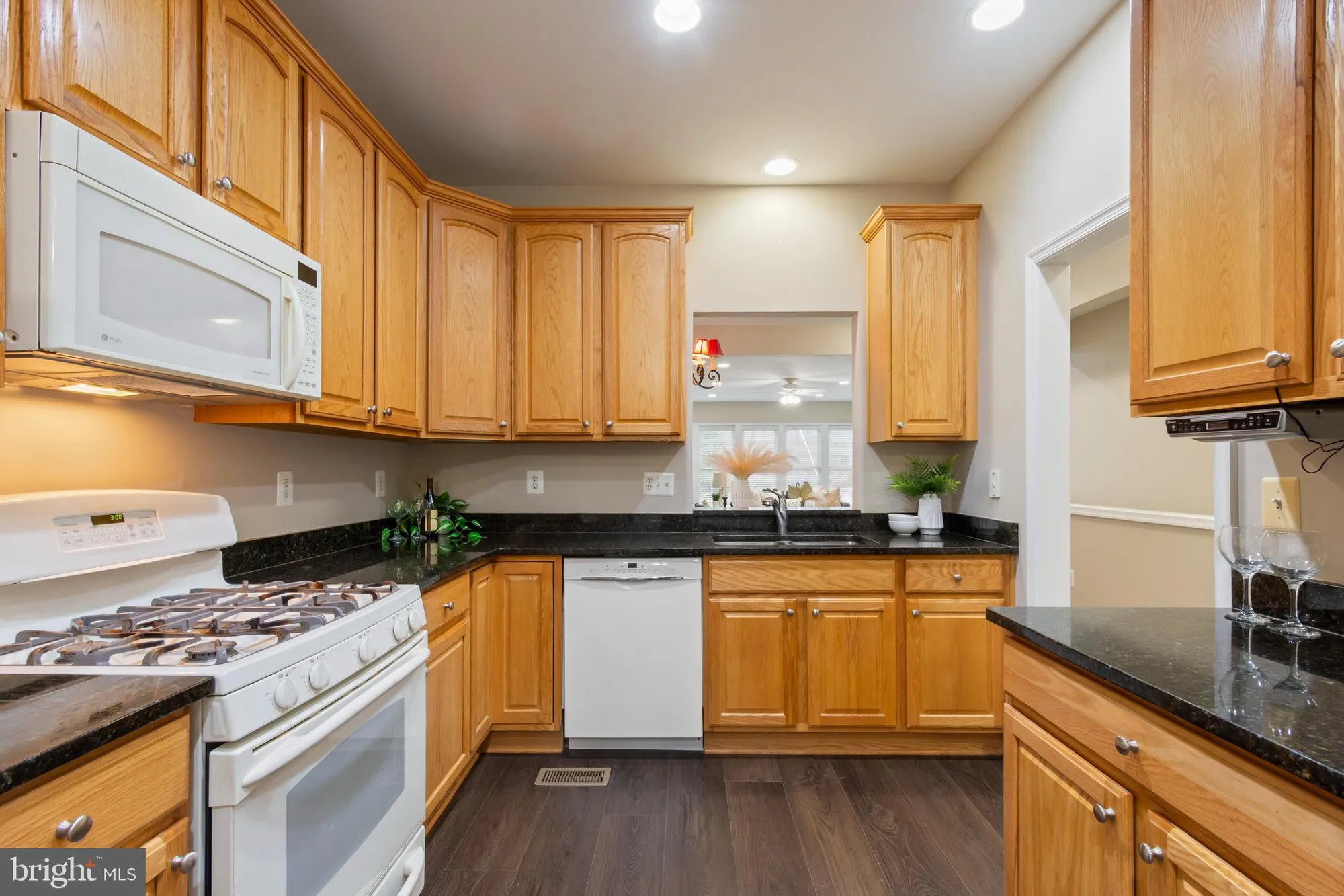 Property Slideshow image 7 of 40 | 8 hayride ln # 222, Taneytown, MD, 21787