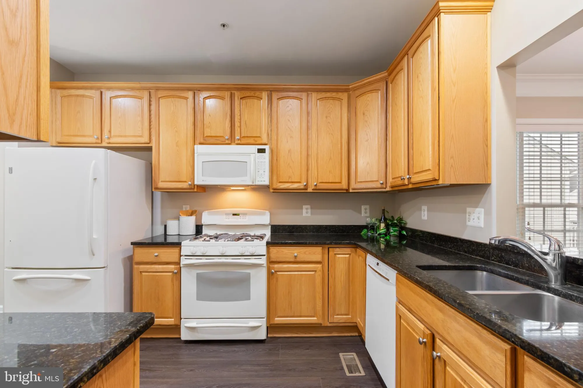 Property Slideshow image 5 of 40 | 8 hayride ln # 222, Taneytown, MD, 21787