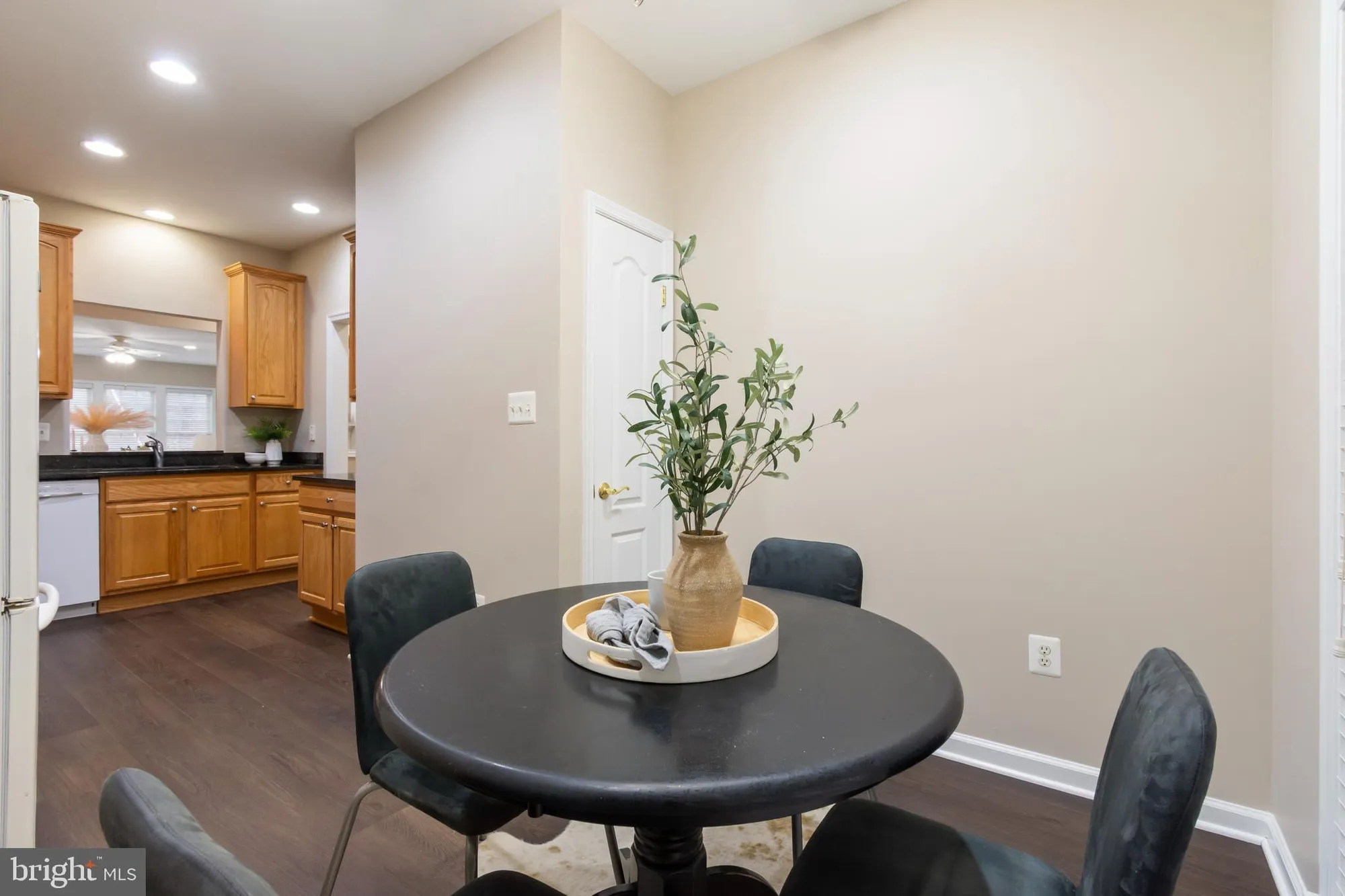 Property Slideshow image 9 of 40 | 8 hayride ln # 222, Taneytown, MD, 21787