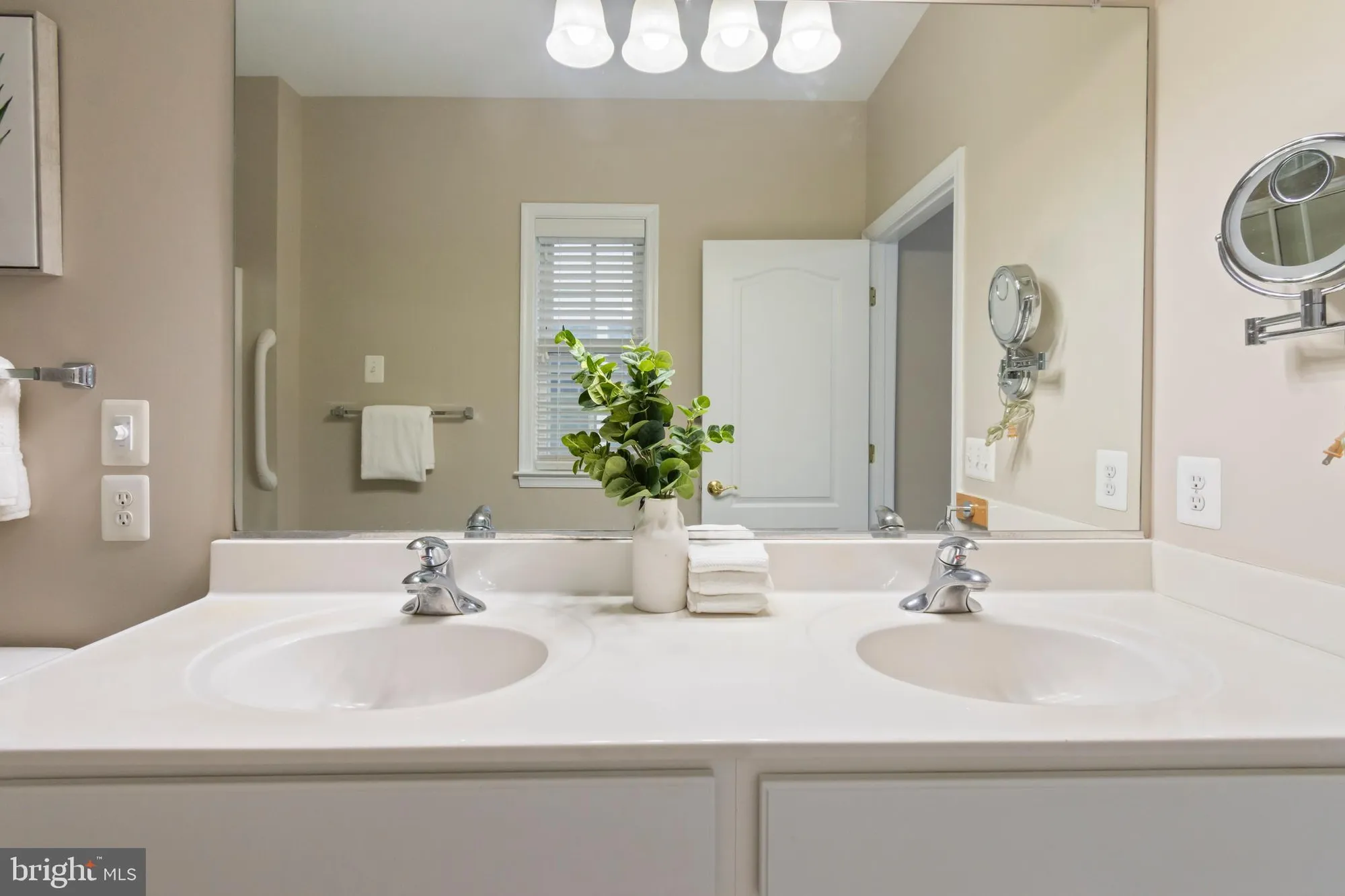 Property Slideshow image 23 of 40 | 8 hayride ln # 222, Taneytown, MD, 21787