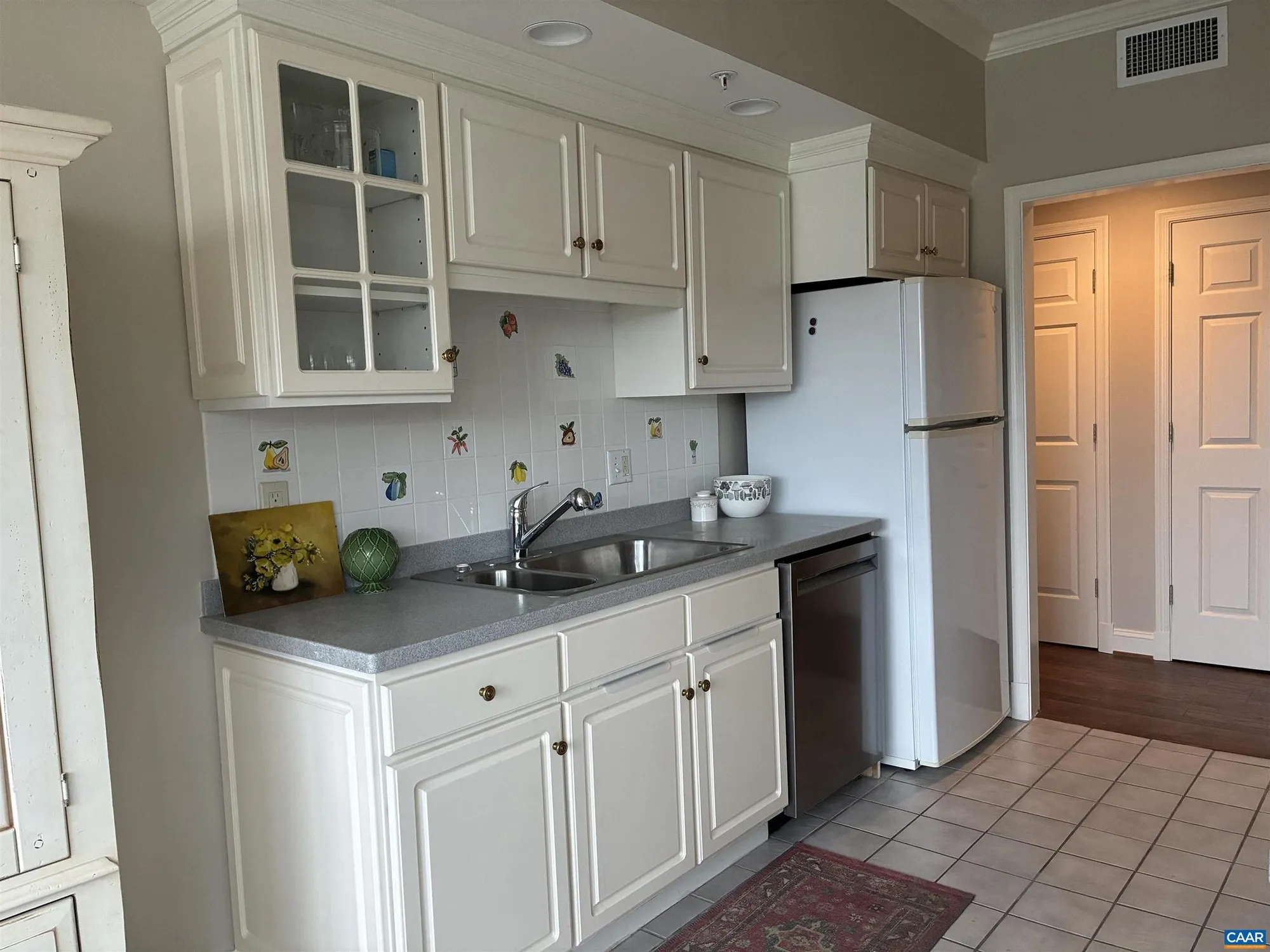 Property Slideshow image 11 of 30 | 500 crestwood dr 2403, Charlottesville, VA, 22903