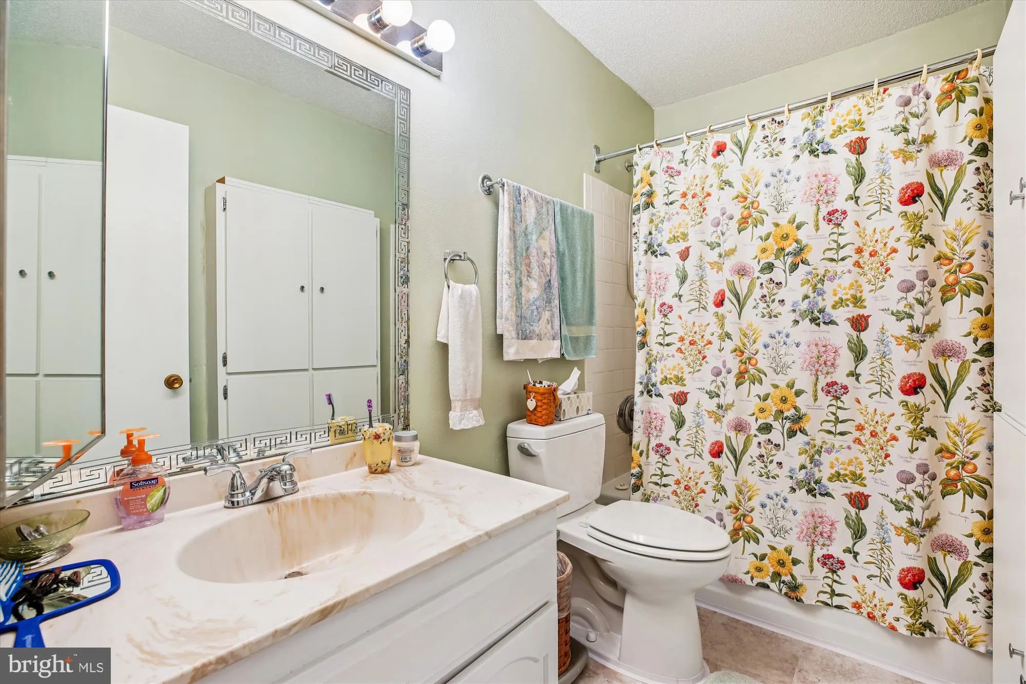 Property Slideshow image 9 of 33 | 15205 tottenham ter # 24-b, Silver Spring, MD, 20906