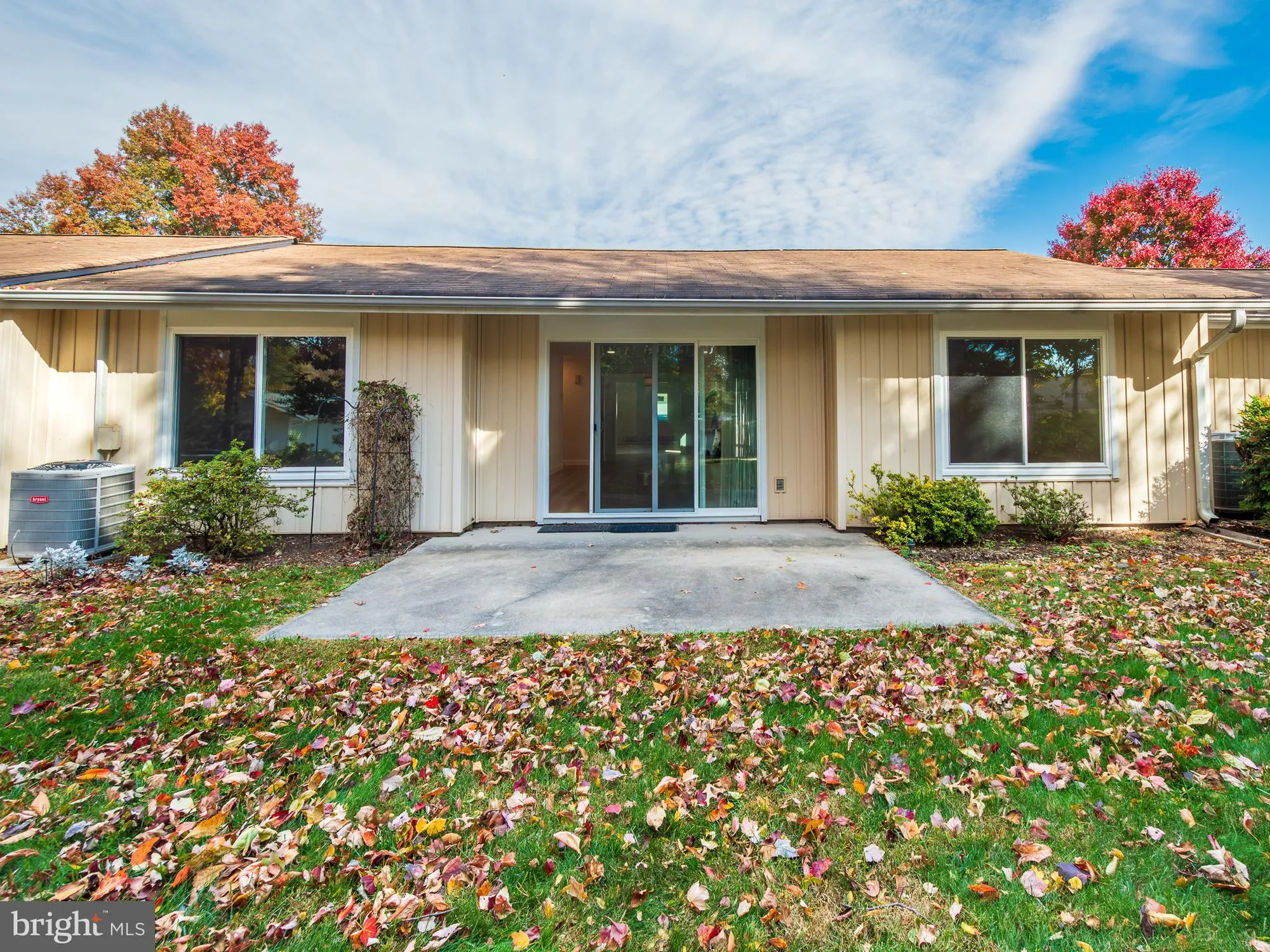 Property Slideshow image 6 of 34 | 15422 bramblewood dr # 21-b, Silver Spring, MD, 20906