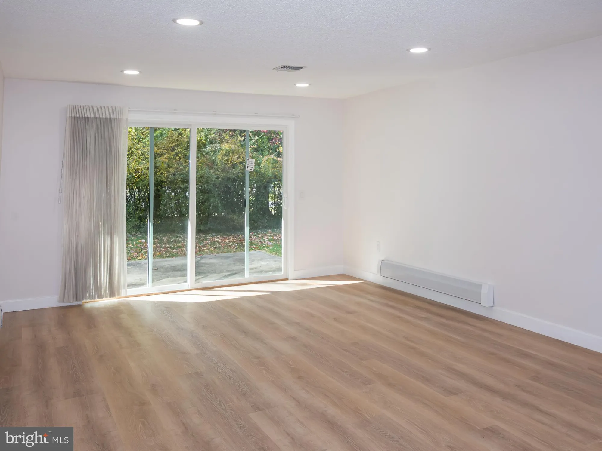 Property Slideshow image 20 of 34 | 15422 bramblewood dr # 21-b, Silver Spring, MD, 20906
