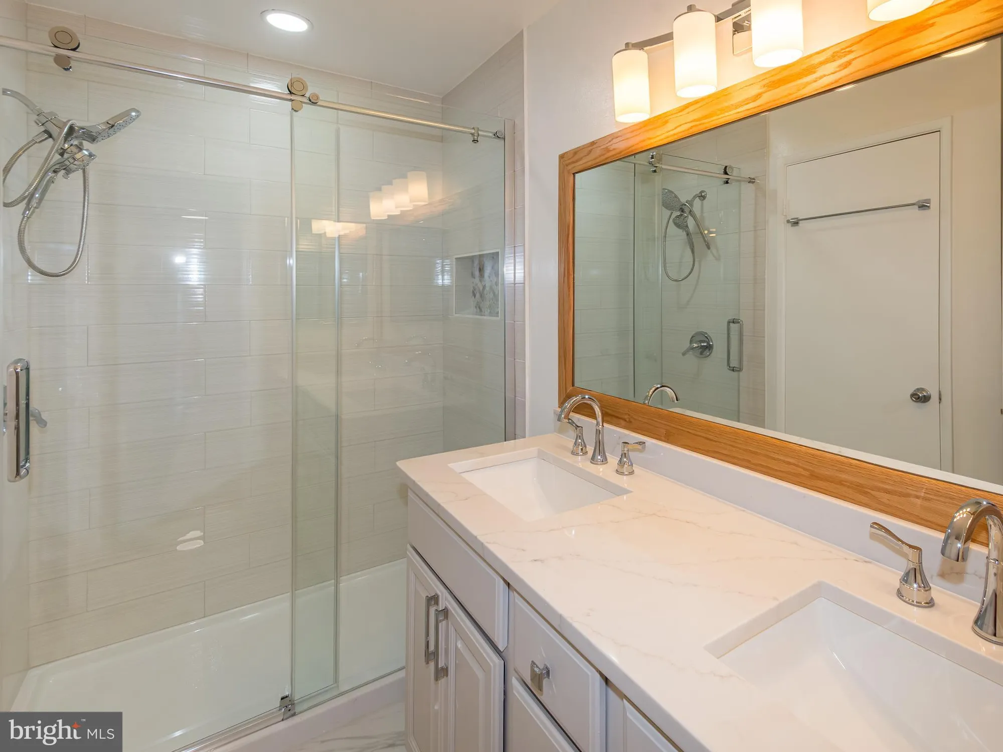 Property Slideshow image 21 of 34 | 15422 bramblewood dr # 21-b, Silver Spring, MD, 20906