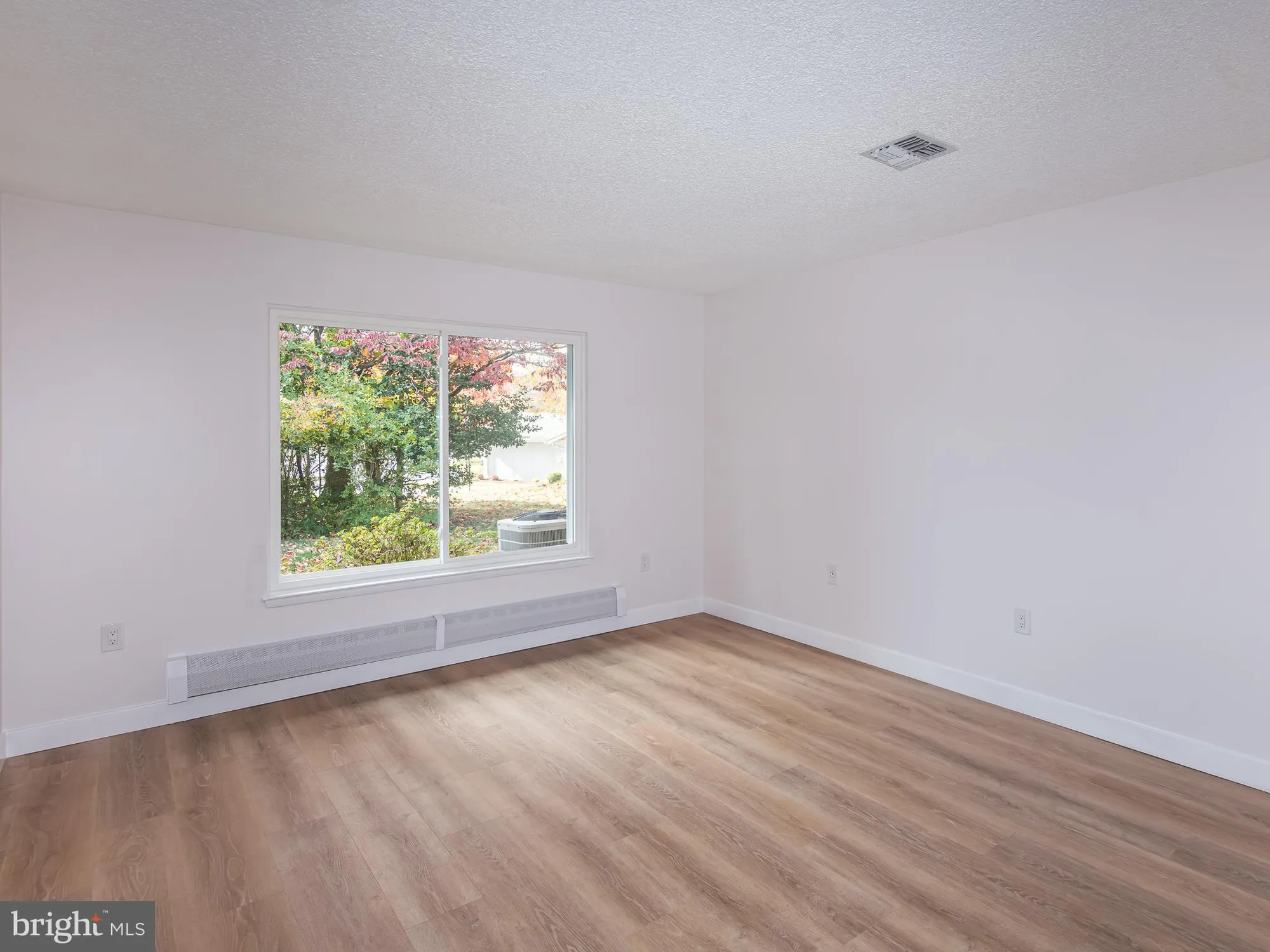 Property Slideshow image 25 of 34 | 15422 bramblewood dr # 21-b, Silver Spring, MD, 20906