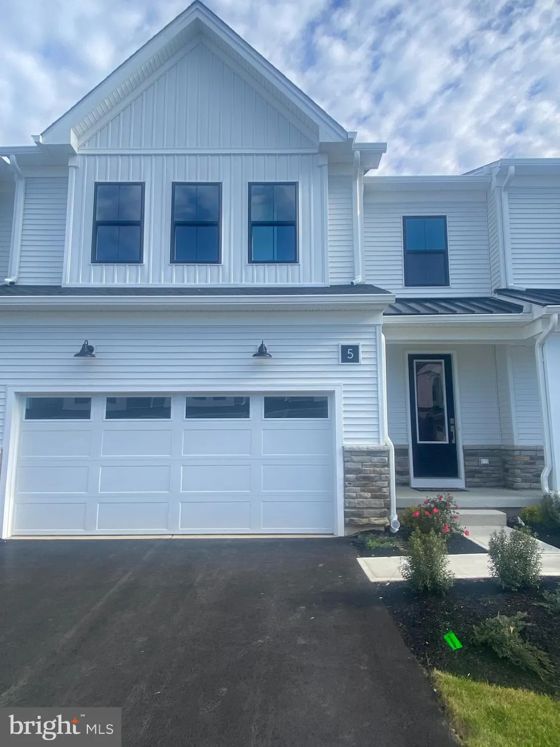 Property Slideshow image 5 of 16 | 5 cherry ln, West Windsor, NJ, 08550