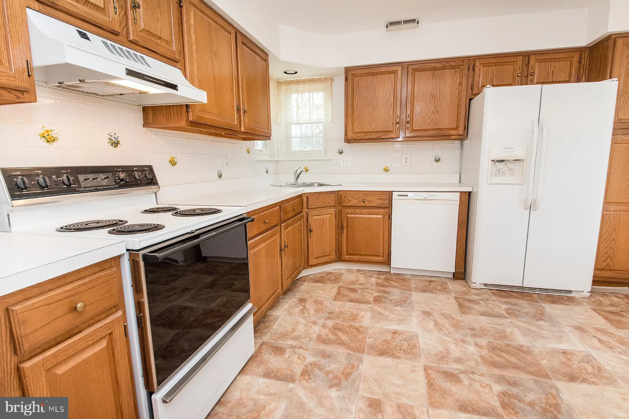 Property Slideshow image 13 of 35 | 422 elderberry ct, Mount Laurel, NJ, 08054