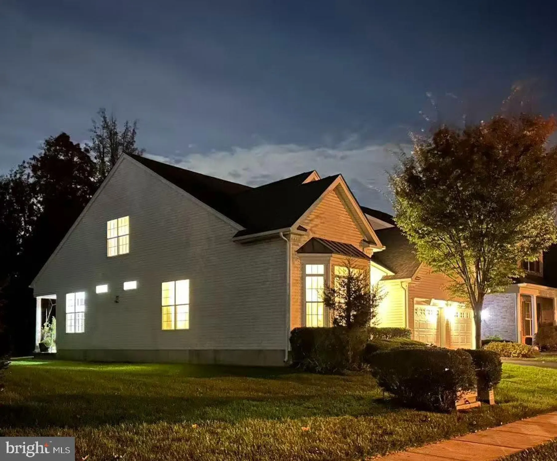 Property Slideshow image 41 of 65 | 9 bellingham dr, Kendall Park, NJ, 08824