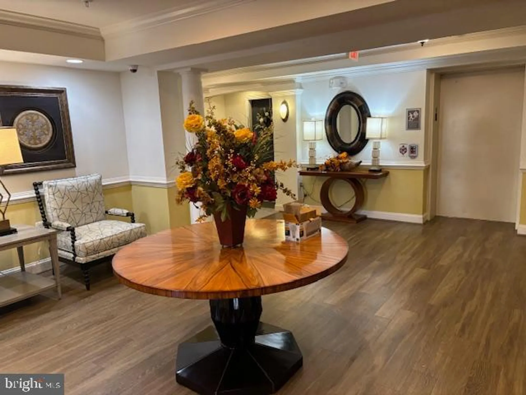 Property Slideshow image 2 of 10 | 2905 saintsbury plz apt 312, Fairfax, VA, 22031