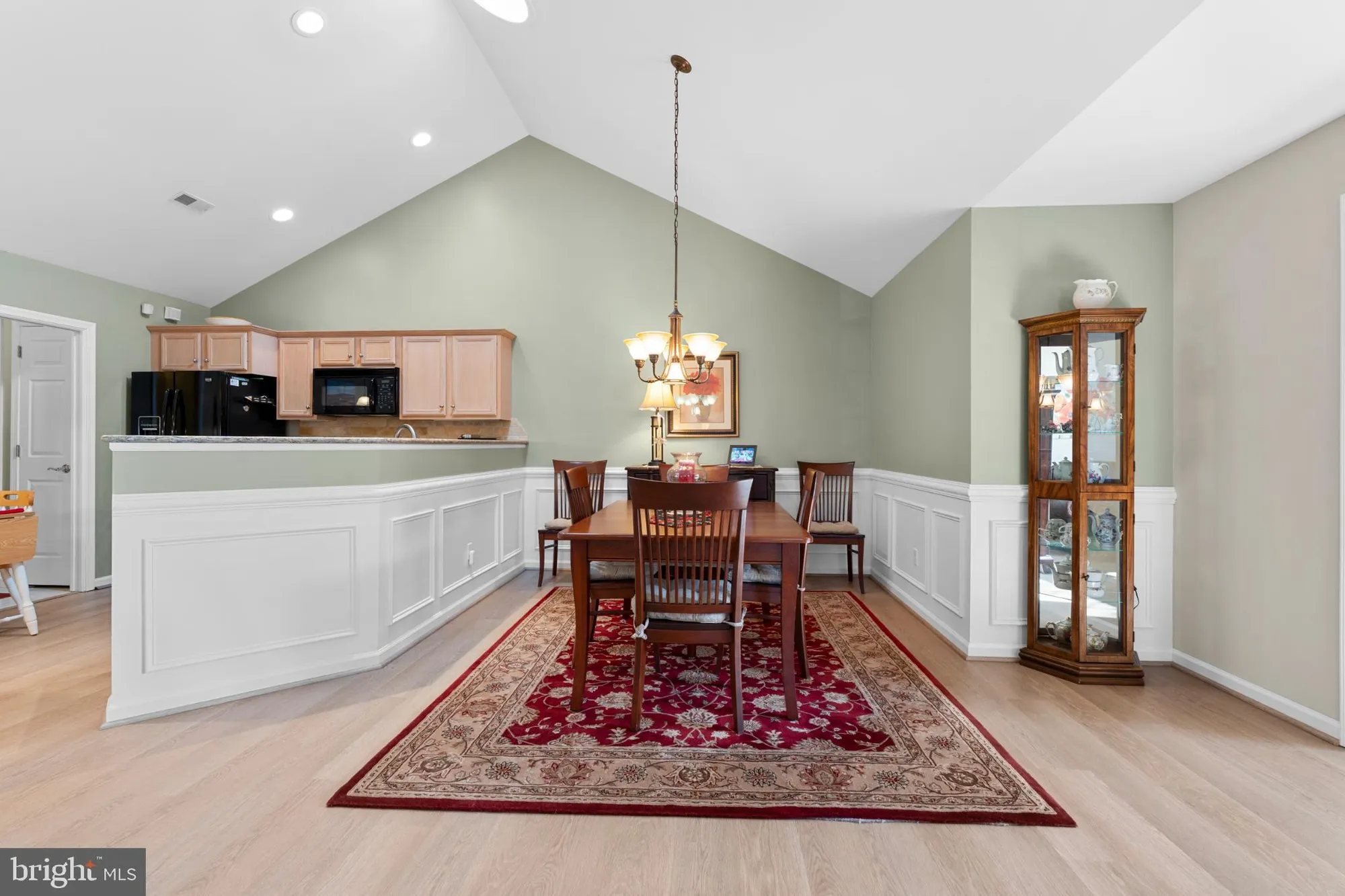 Property Slideshow image 8 of 23 | 124 hollybush cir, Souderton, PA, 18964