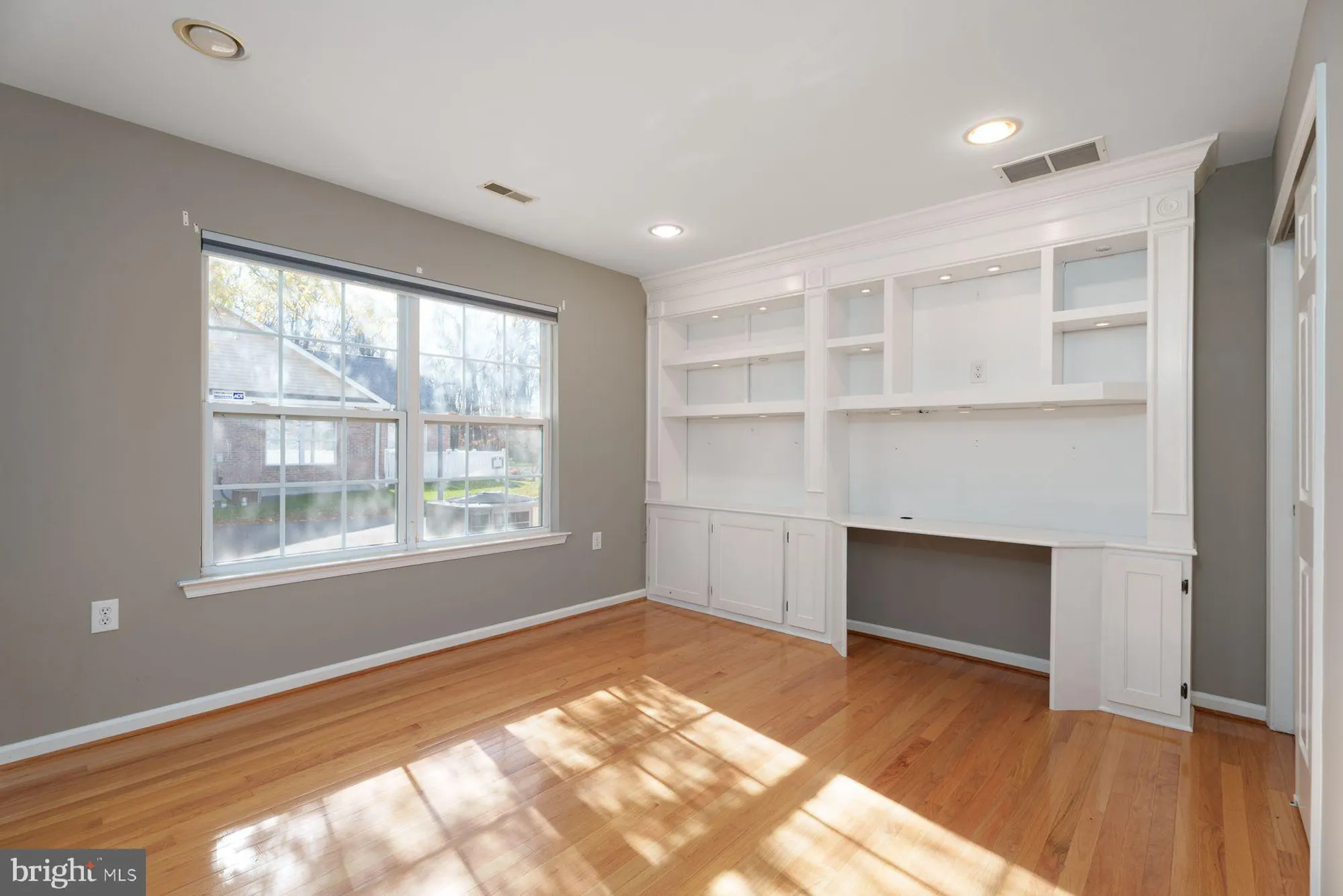 Property Slideshow image 11 of 23 | 131 point ct, Lawrence Township, NJ, 08648