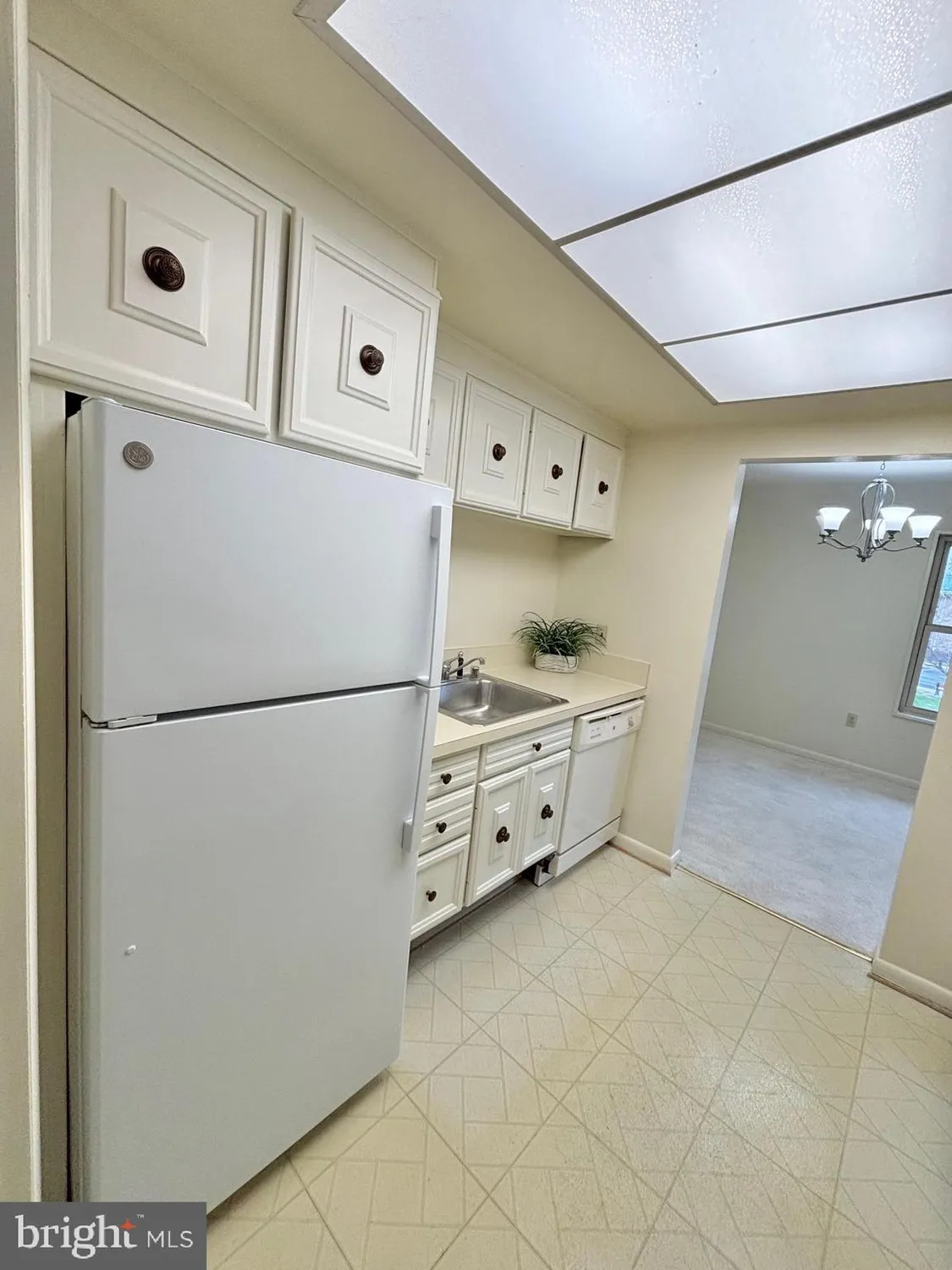 Property Slideshow image 5 of 18 | 3352 chiswick ct 57-3e, Silver Spring, MD, 20906
