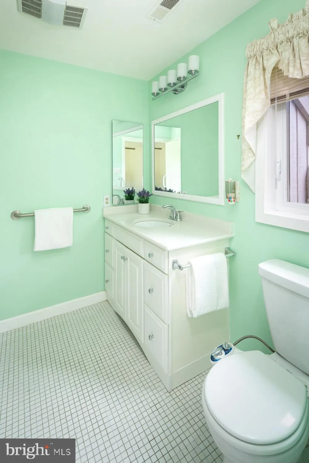 Property Slideshow image 17 of 22 | 293 devon ln, West Chester, PA, 19380