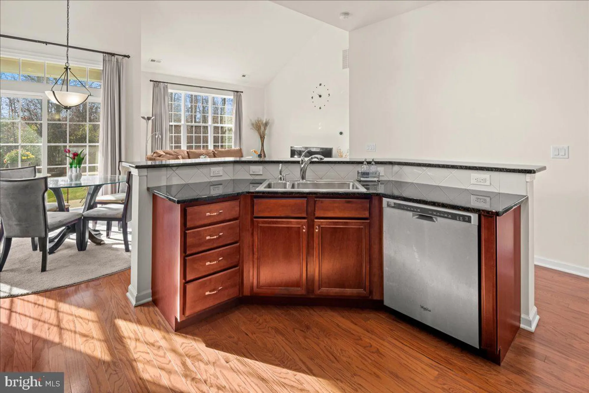 Property Slideshow image 12 of 65 | 9 bellingham dr, Kendall Park, NJ, 08824