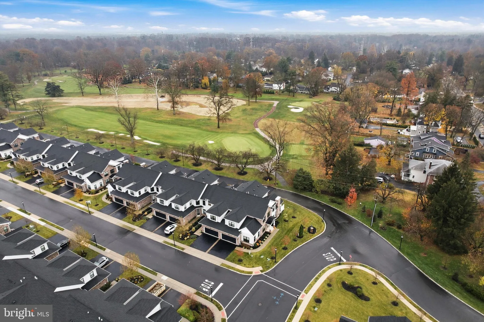 Property Slideshow image 6 of 56 | 4 dogleg ln, Lawrenceville, NJ, 08648