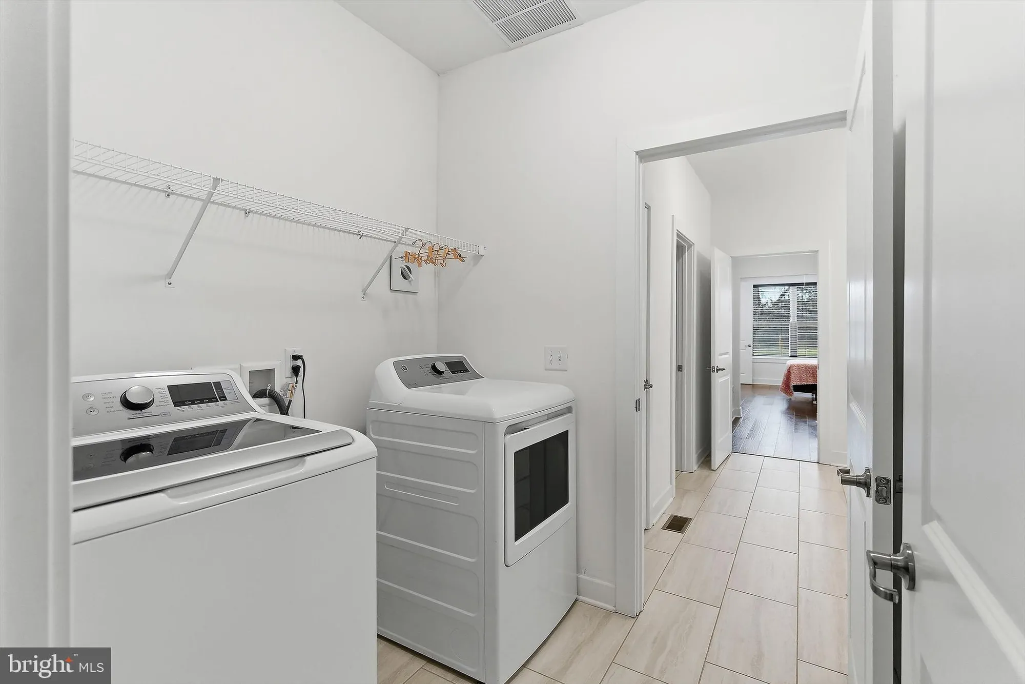 Property Slideshow image 23 of 56 | 4 dogleg ln, Lawrenceville, NJ, 08648