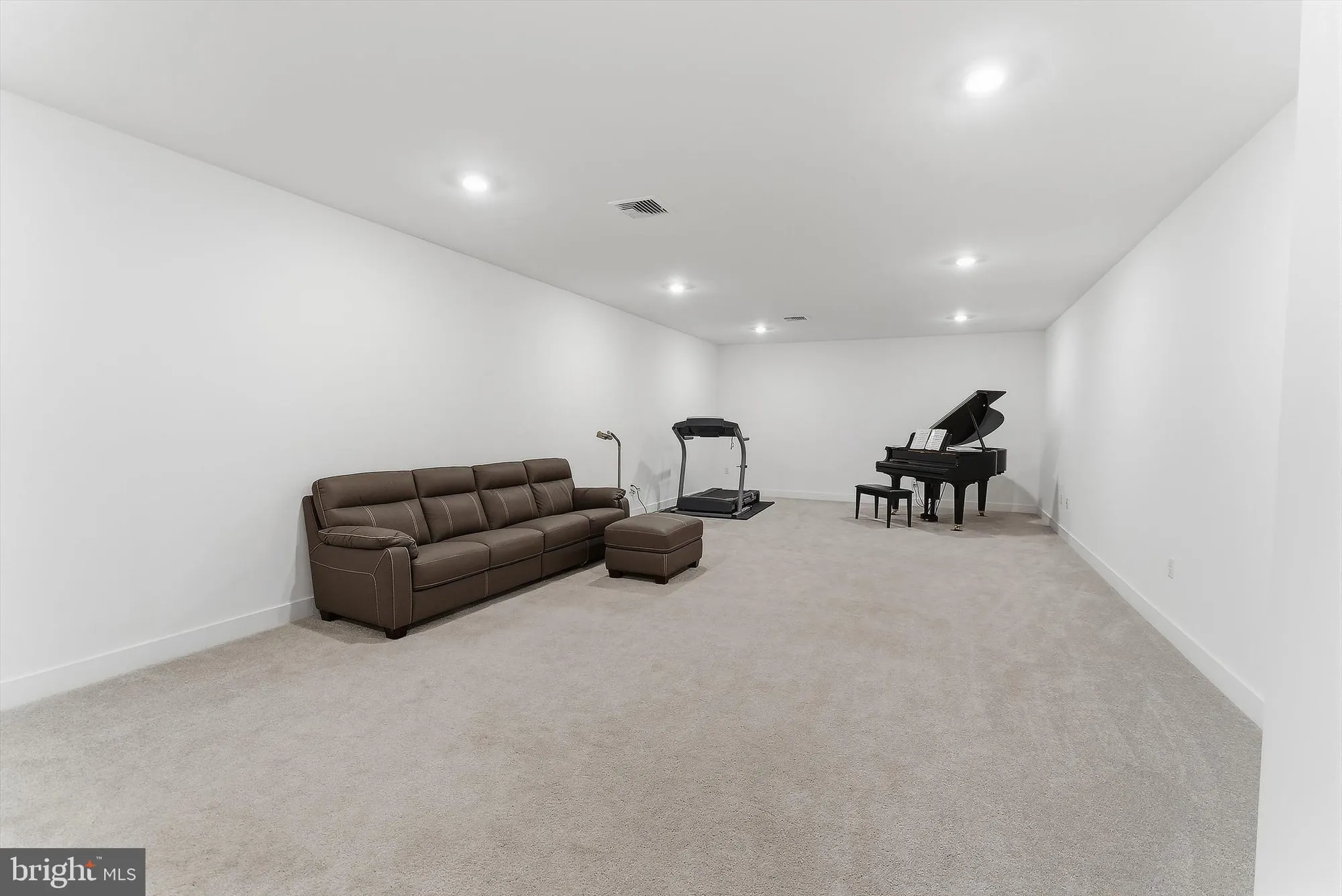 Property Slideshow image 37 of 56 | 4 dogleg ln, Lawrenceville, NJ, 08648