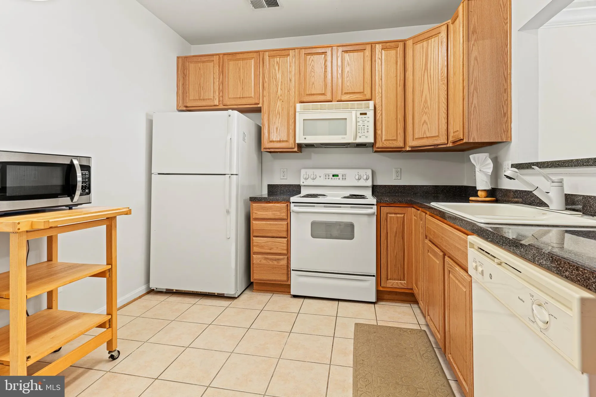 Property Slideshow image 12 of 16 | 8615 wandering fox trl 208, Odenton, MD, 21113