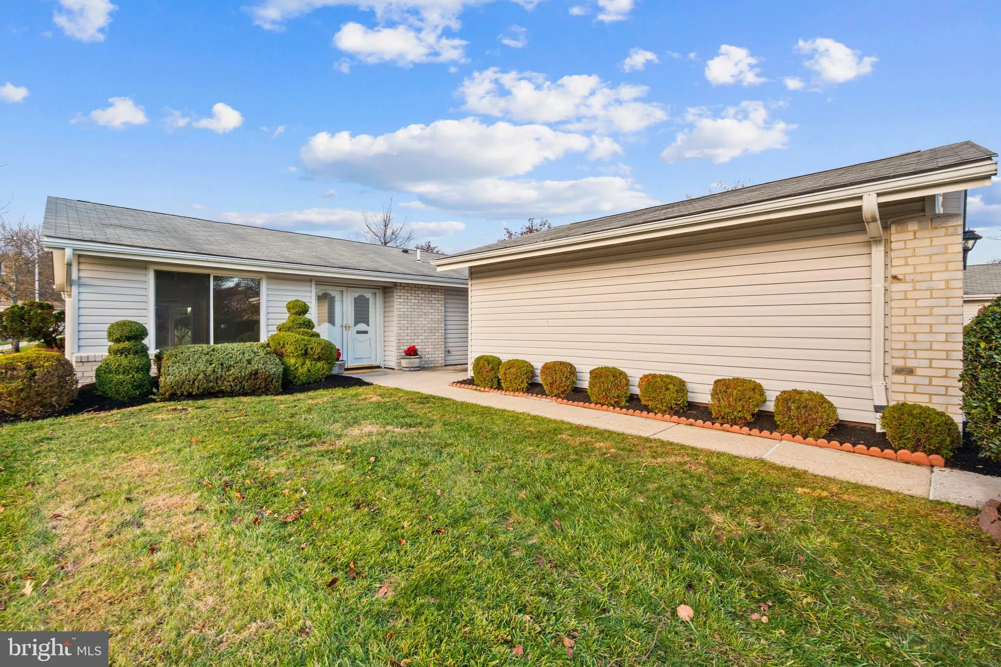 Property Slideshow image 4 of 33 | 15561 prince frederick way # 114-a, Silver Spring, MD, 20906