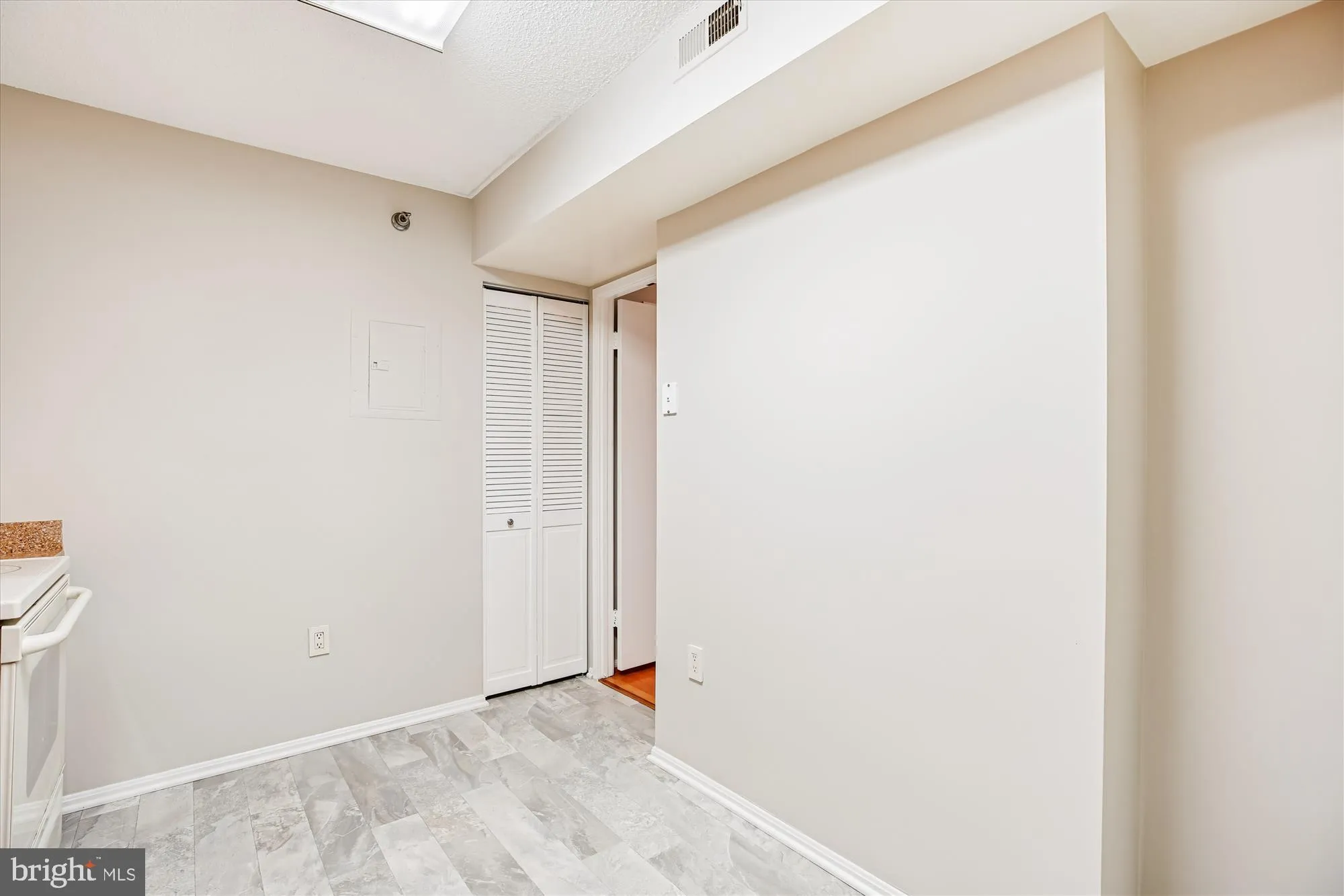 Property Slideshow image 10 of 50 | 15115 interlachen dr 3-308, Silver Spring, MD, 20906